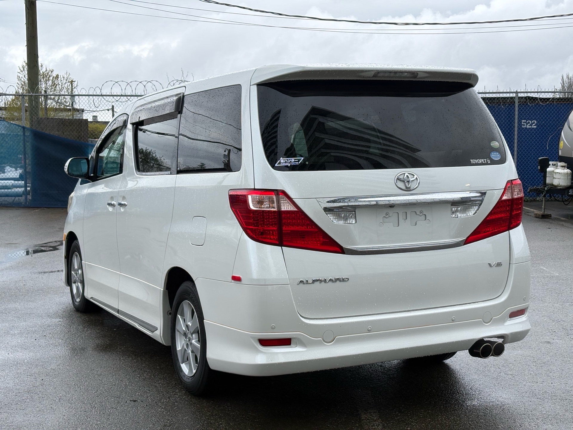 Vehicle photo 4