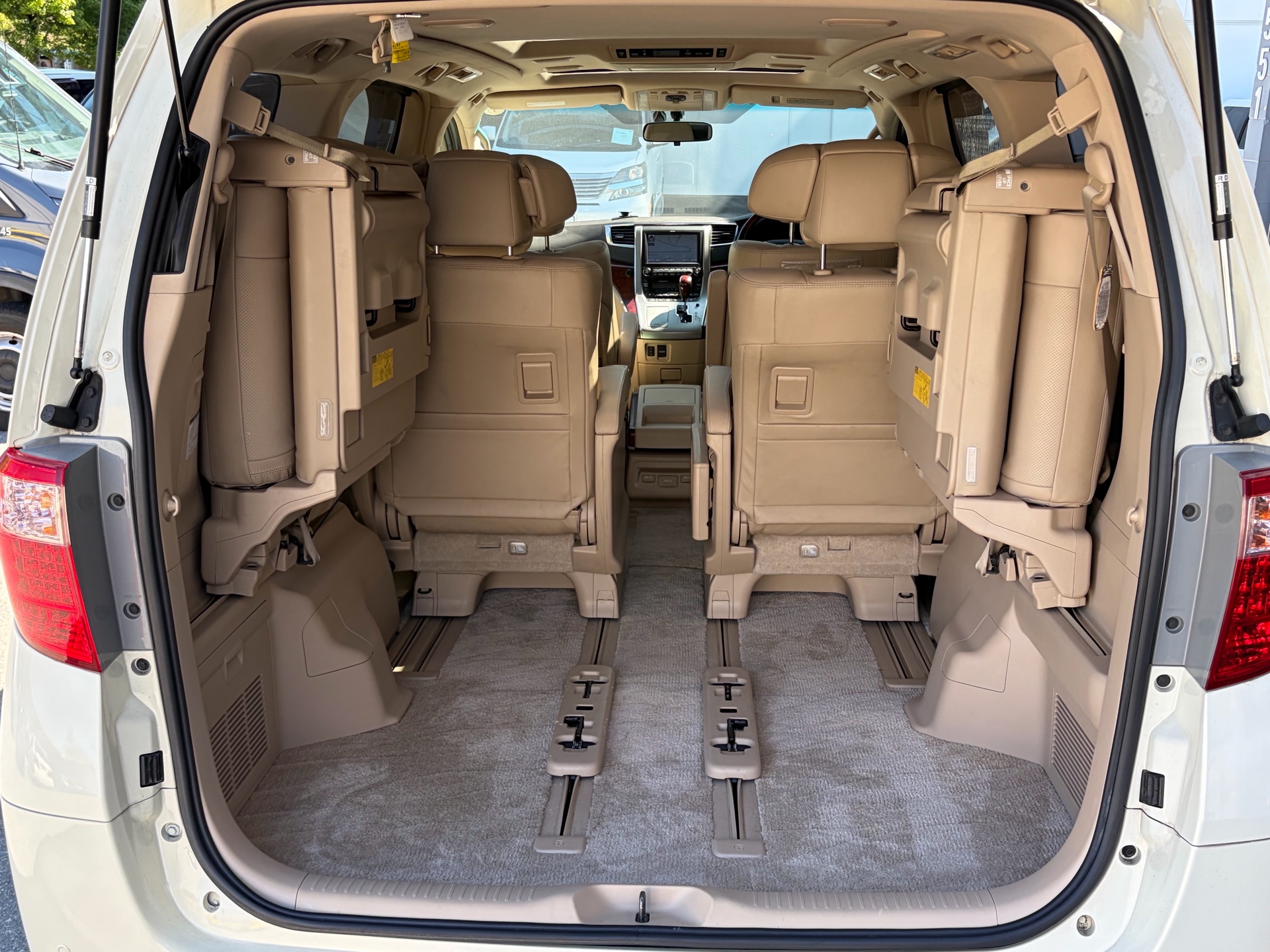 Vehicle photo 15