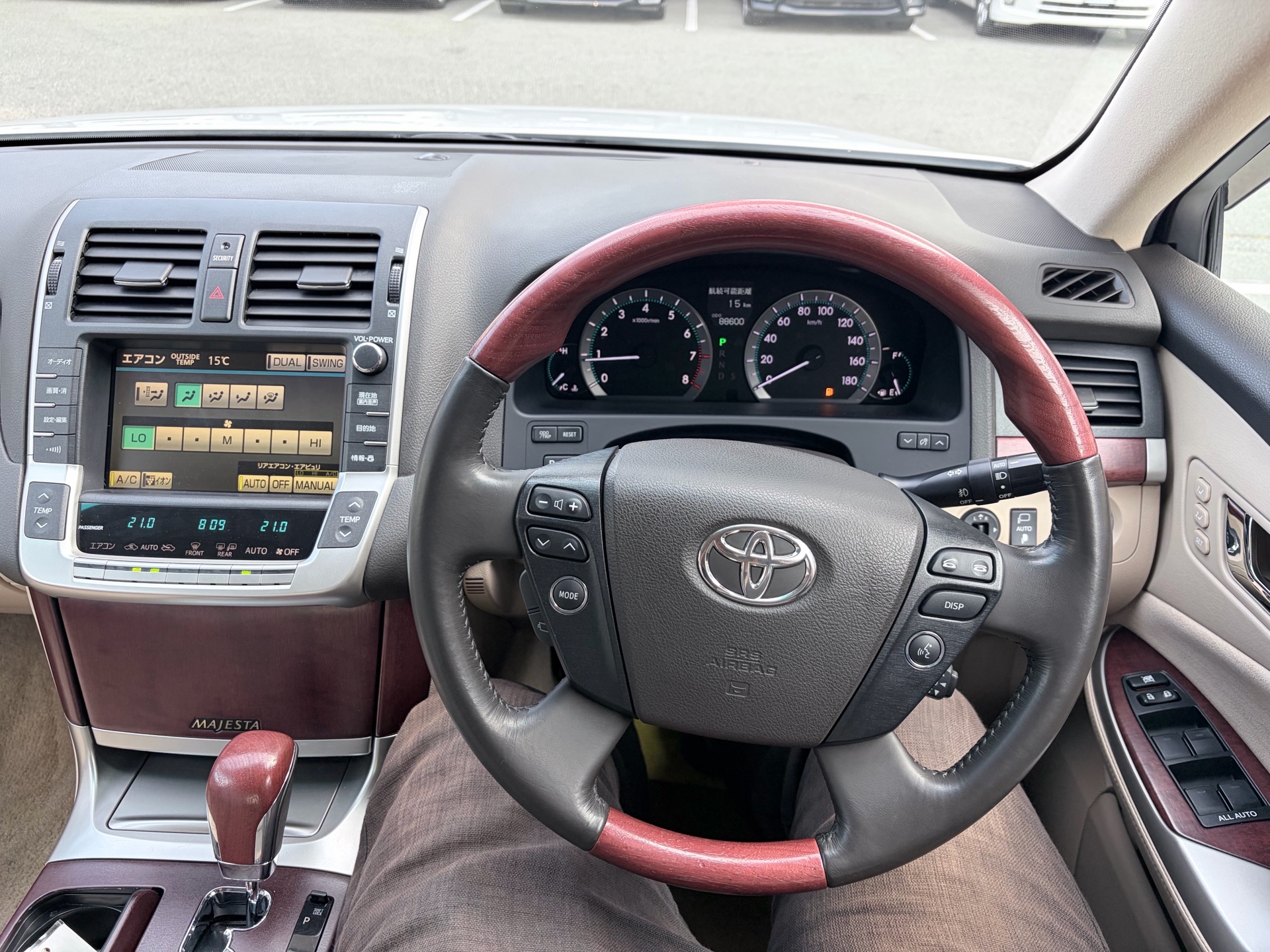 Vehicle photo 8