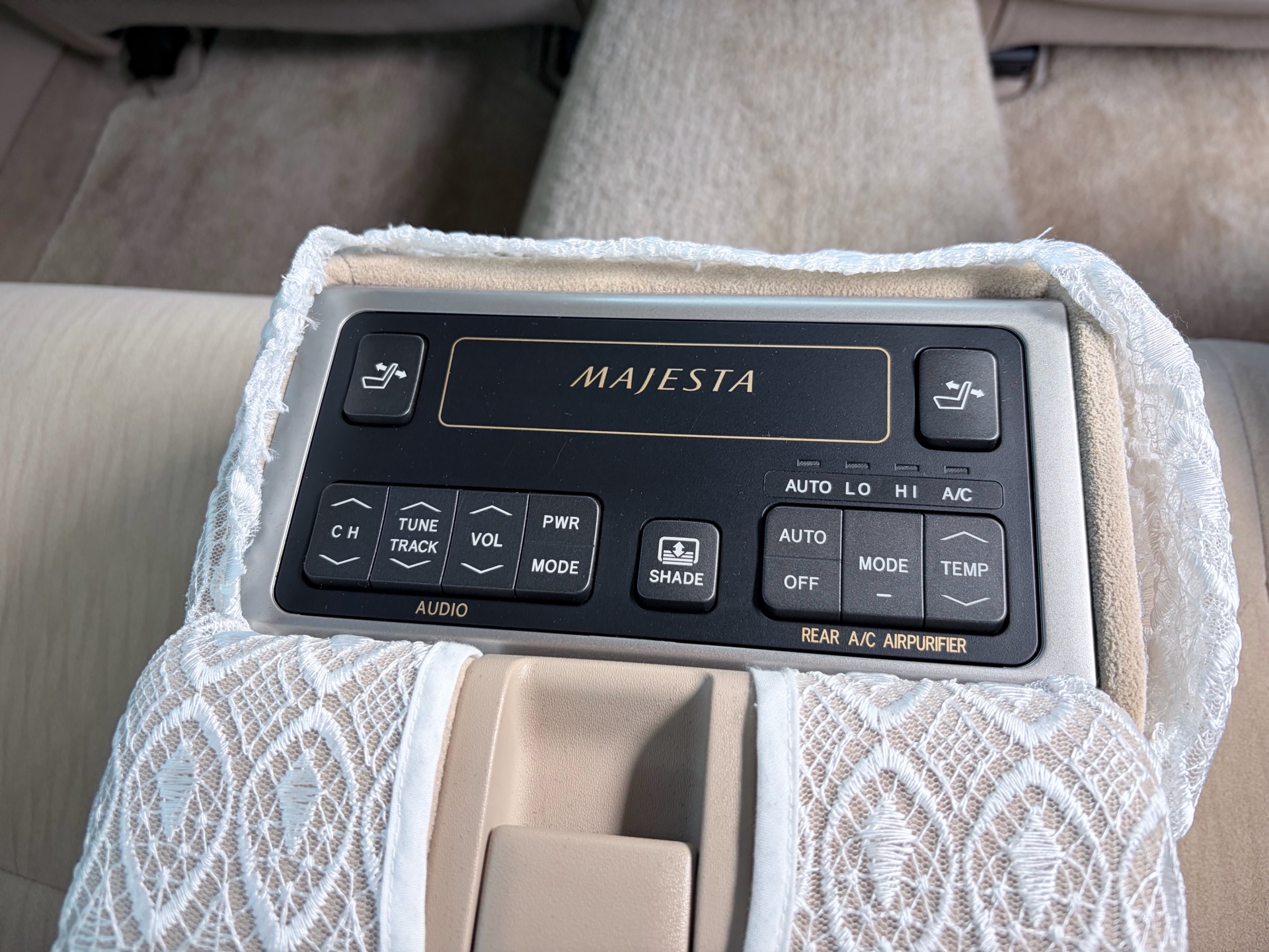 Vehicle photo 16