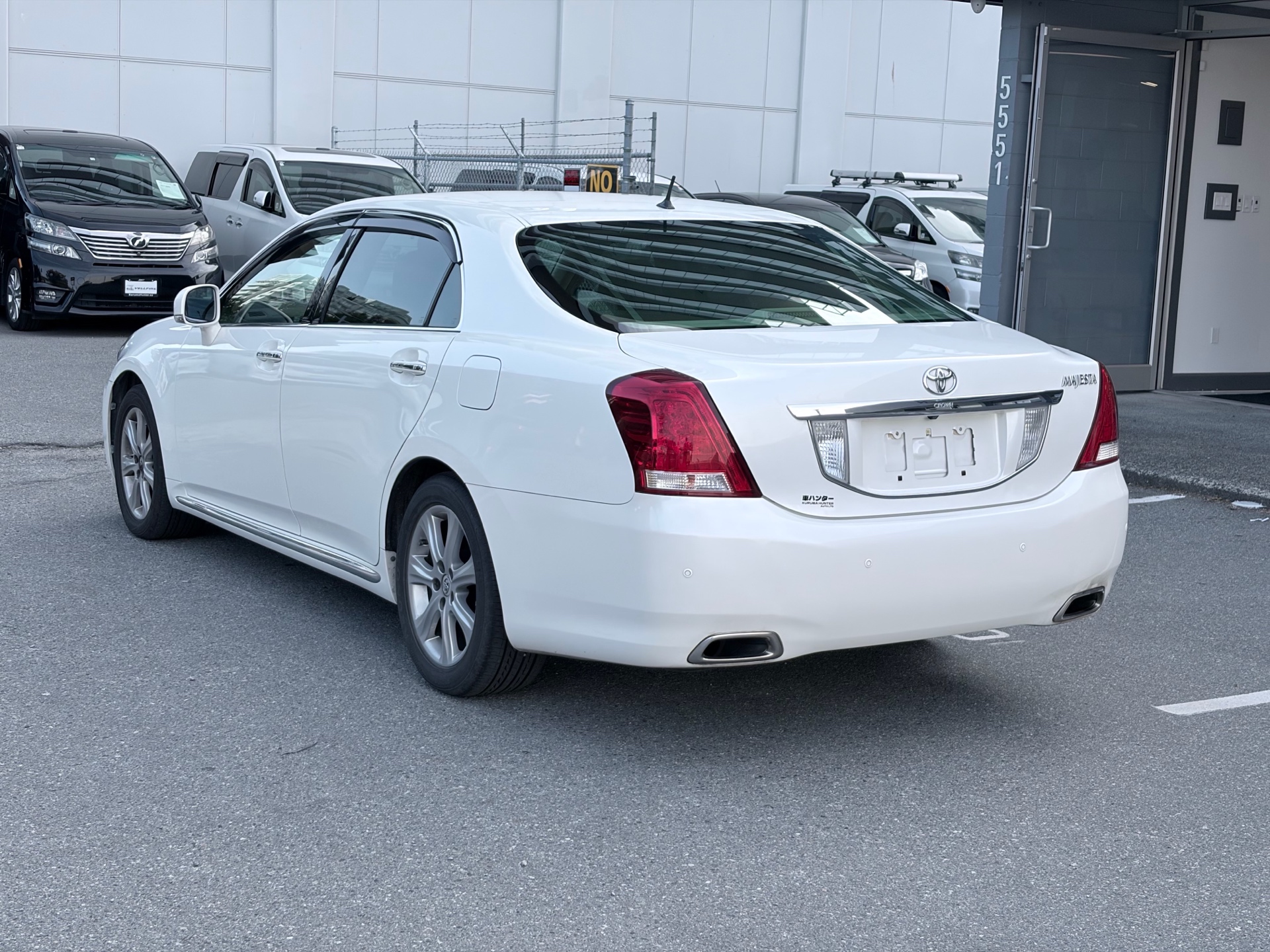 Vehicle photo 4