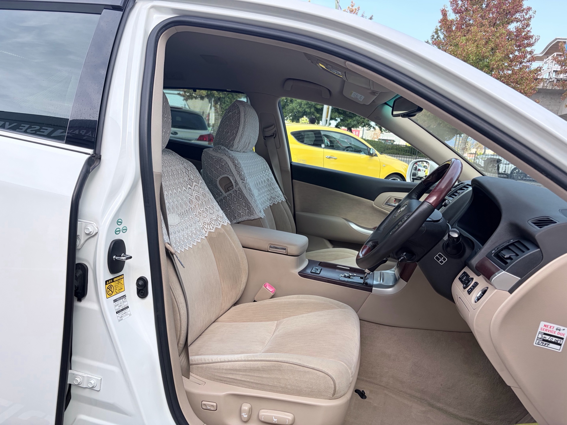 Vehicle photo 14
