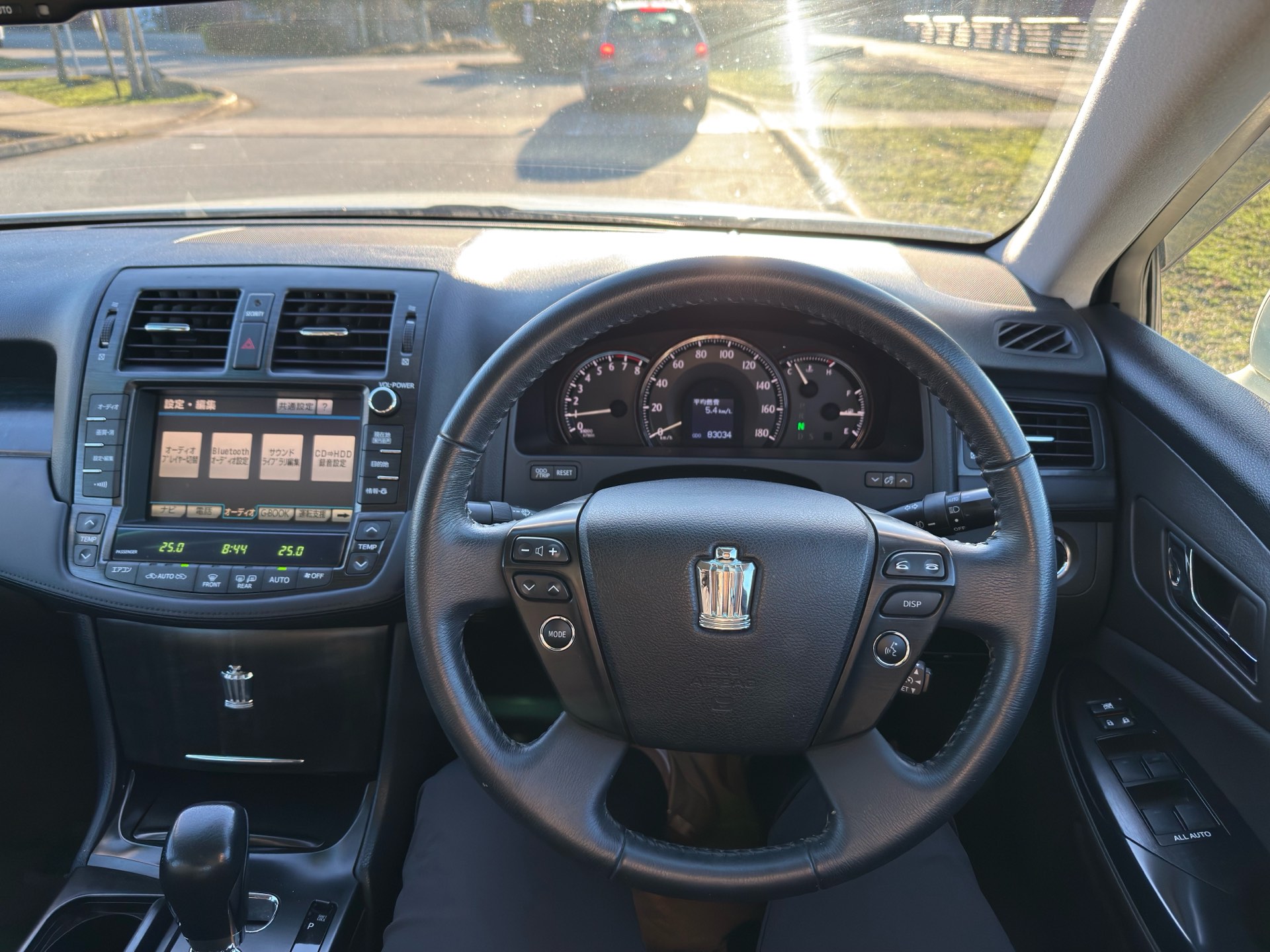 Vehicle photo 6