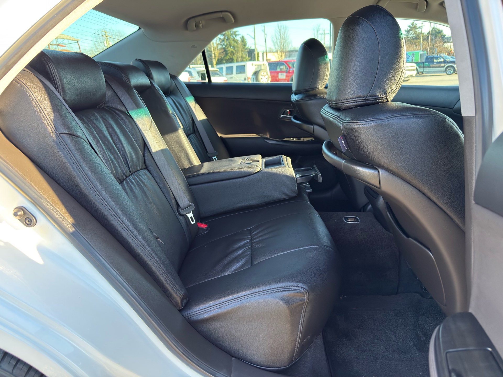 Vehicle photo 13