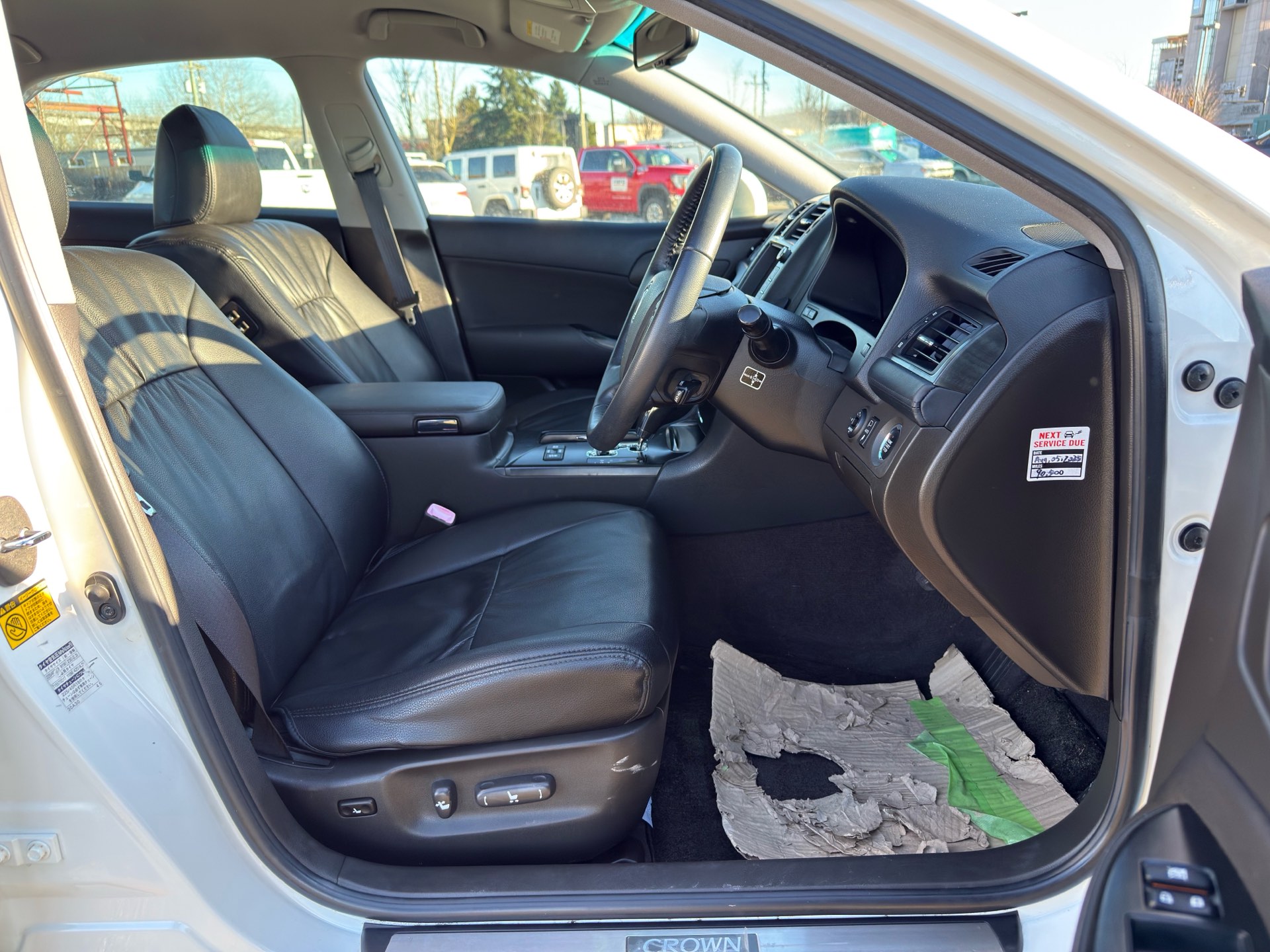 Vehicle photo 12