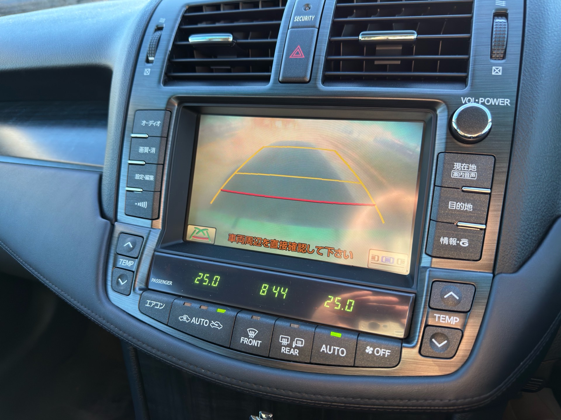 Vehicle photo 8