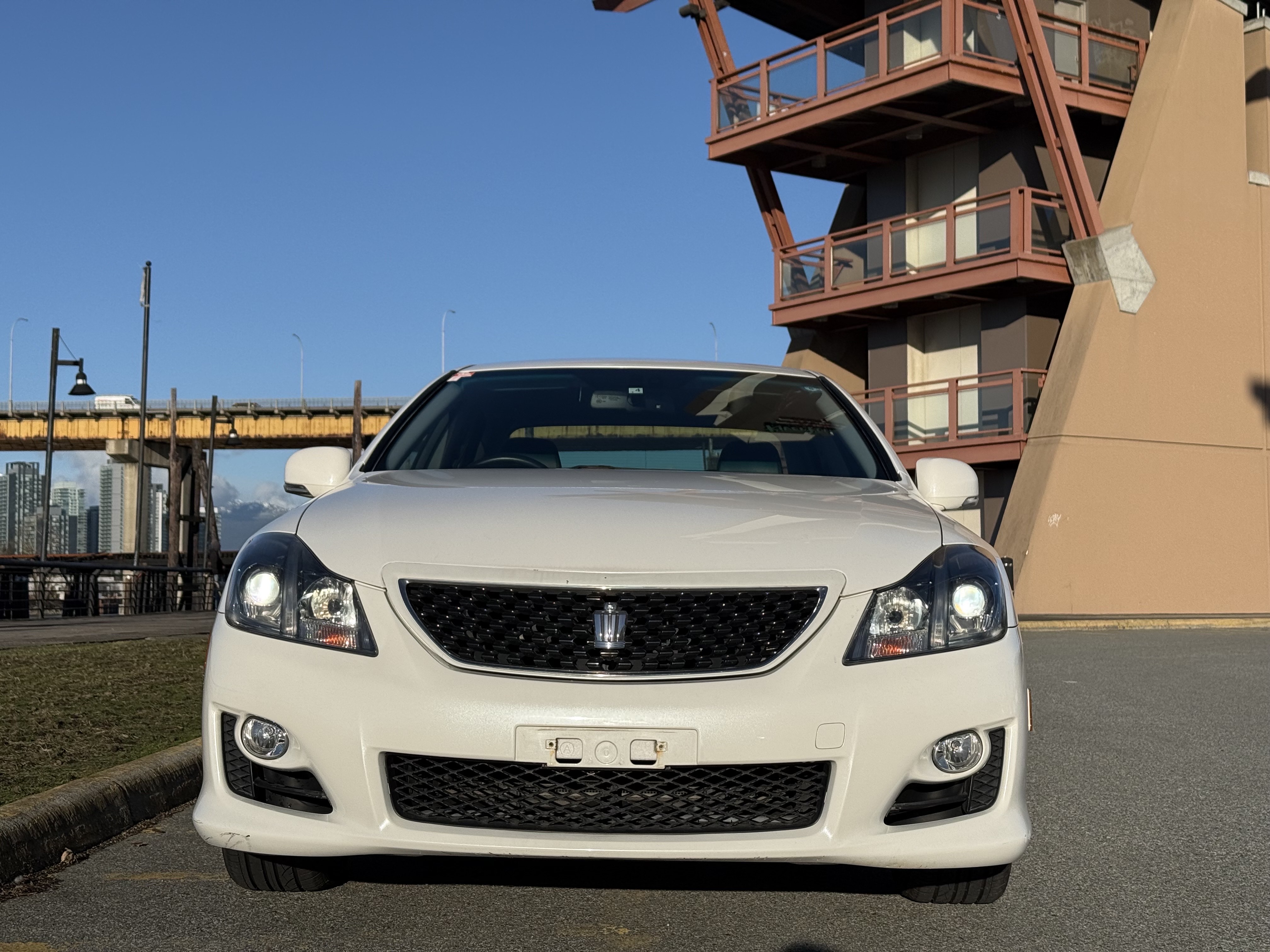 Vehicle photo 2