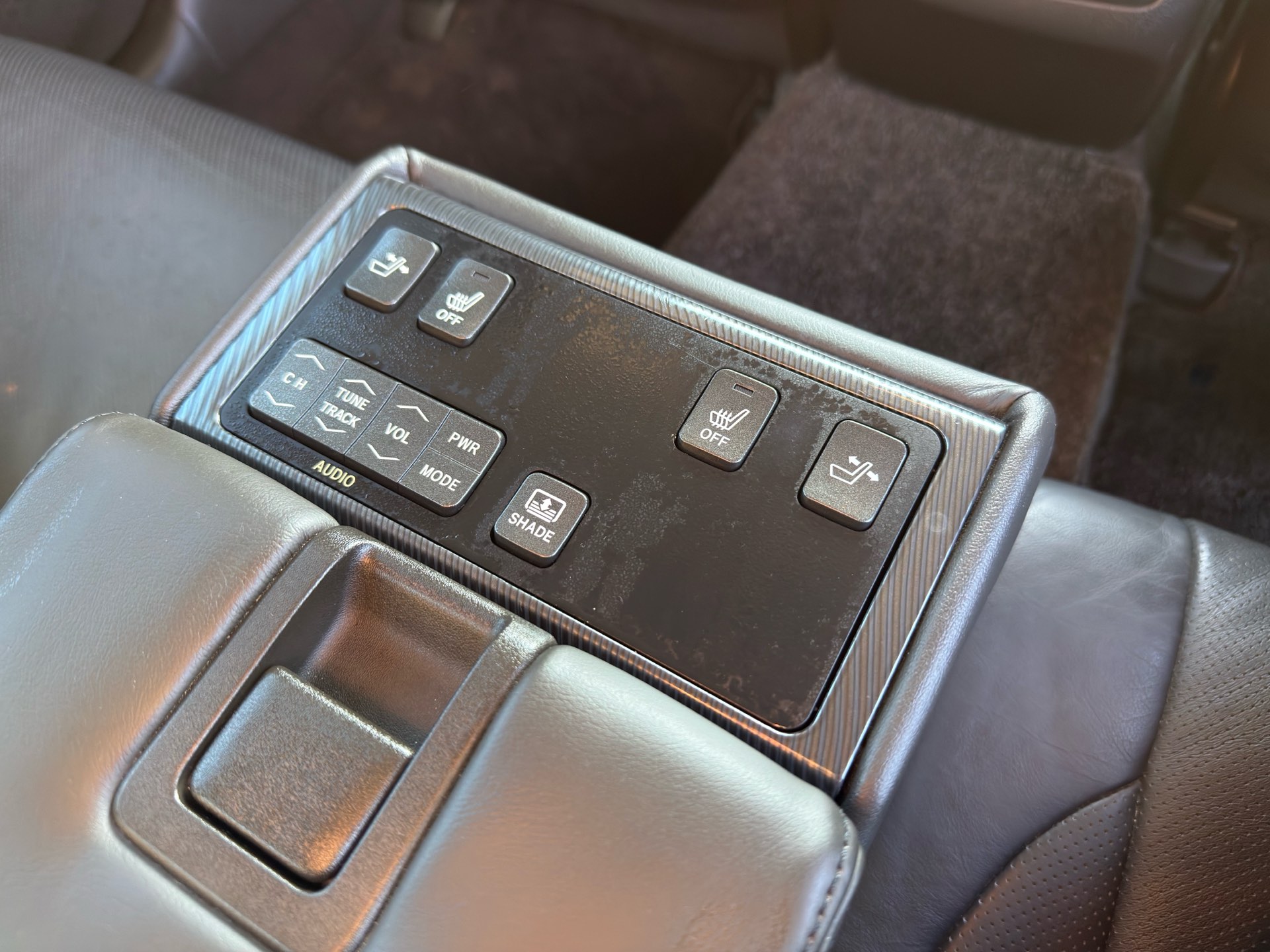 Vehicle photo 17
