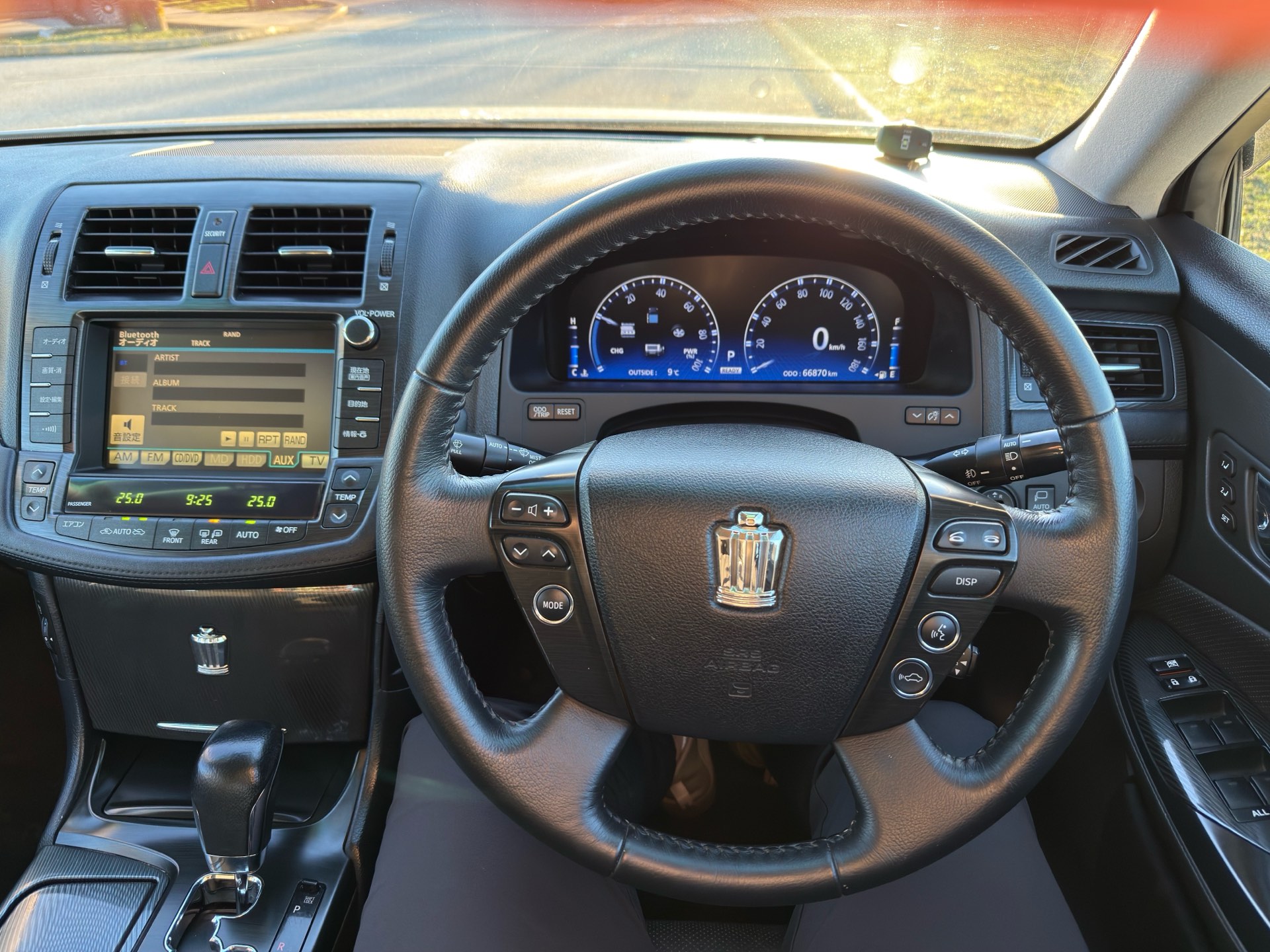 Vehicle photo 6