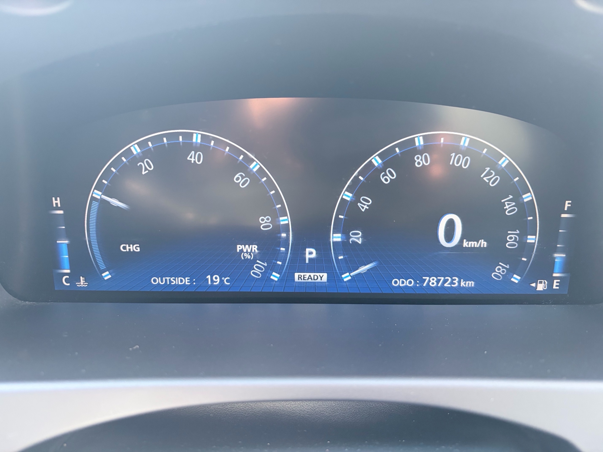Vehicle photo 9