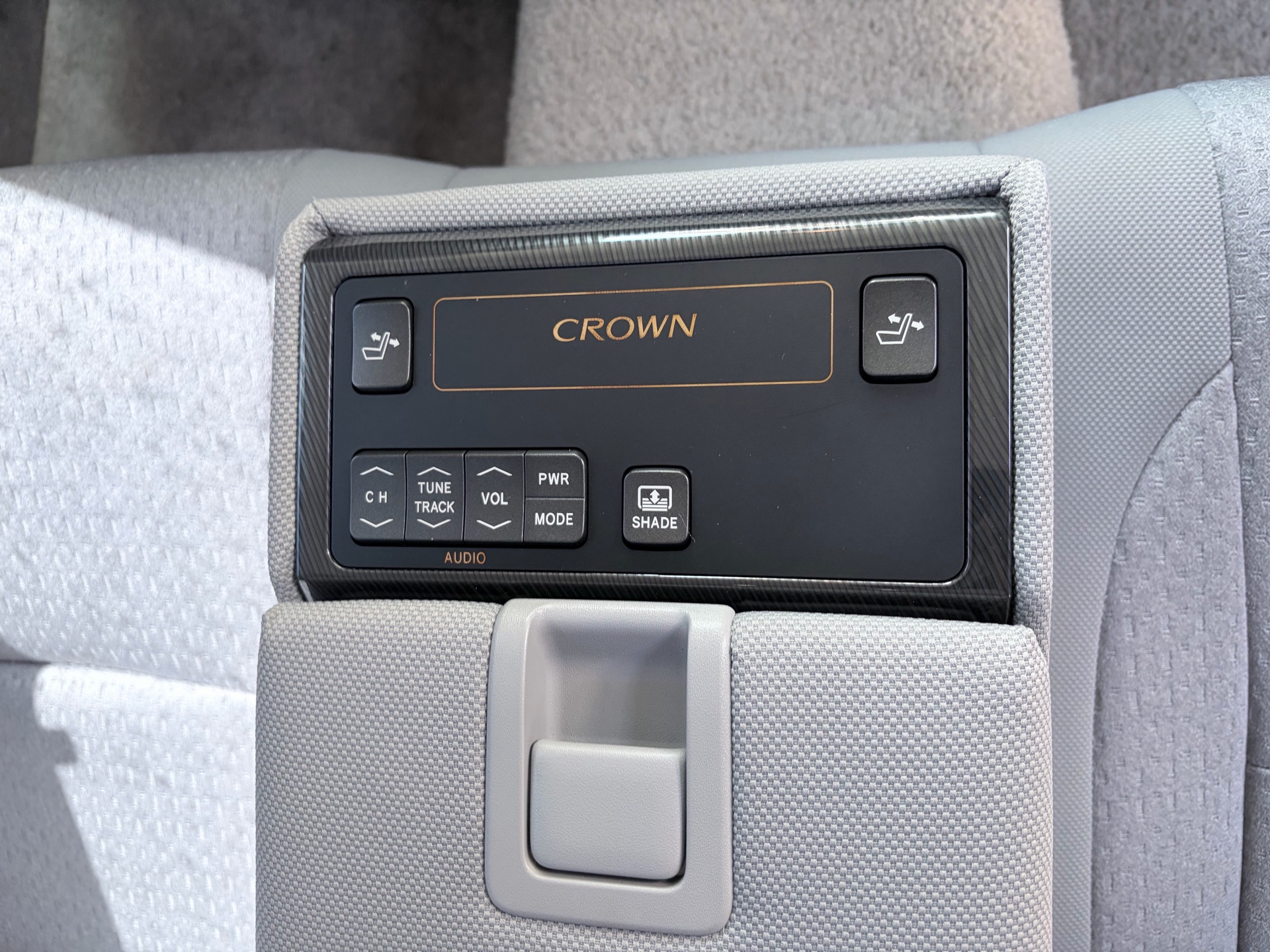 Vehicle photo 17