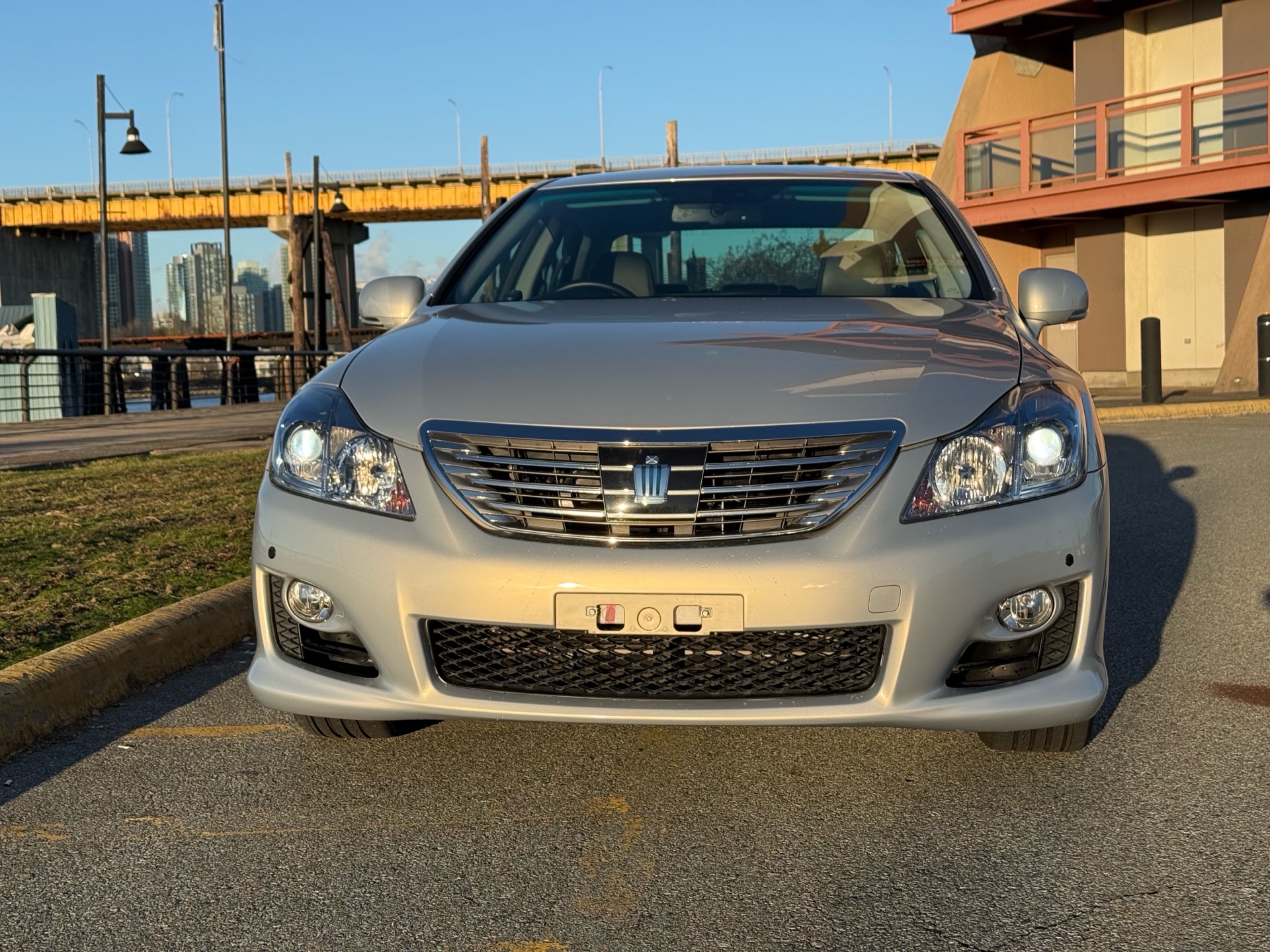 Vehicle photo 2