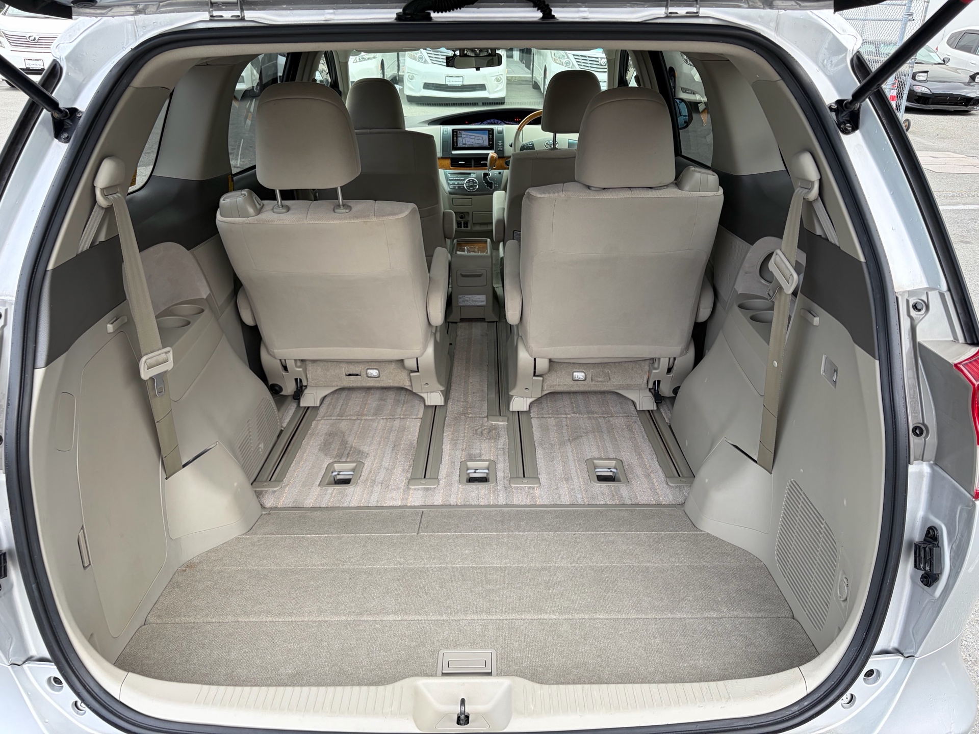Vehicle photo 19