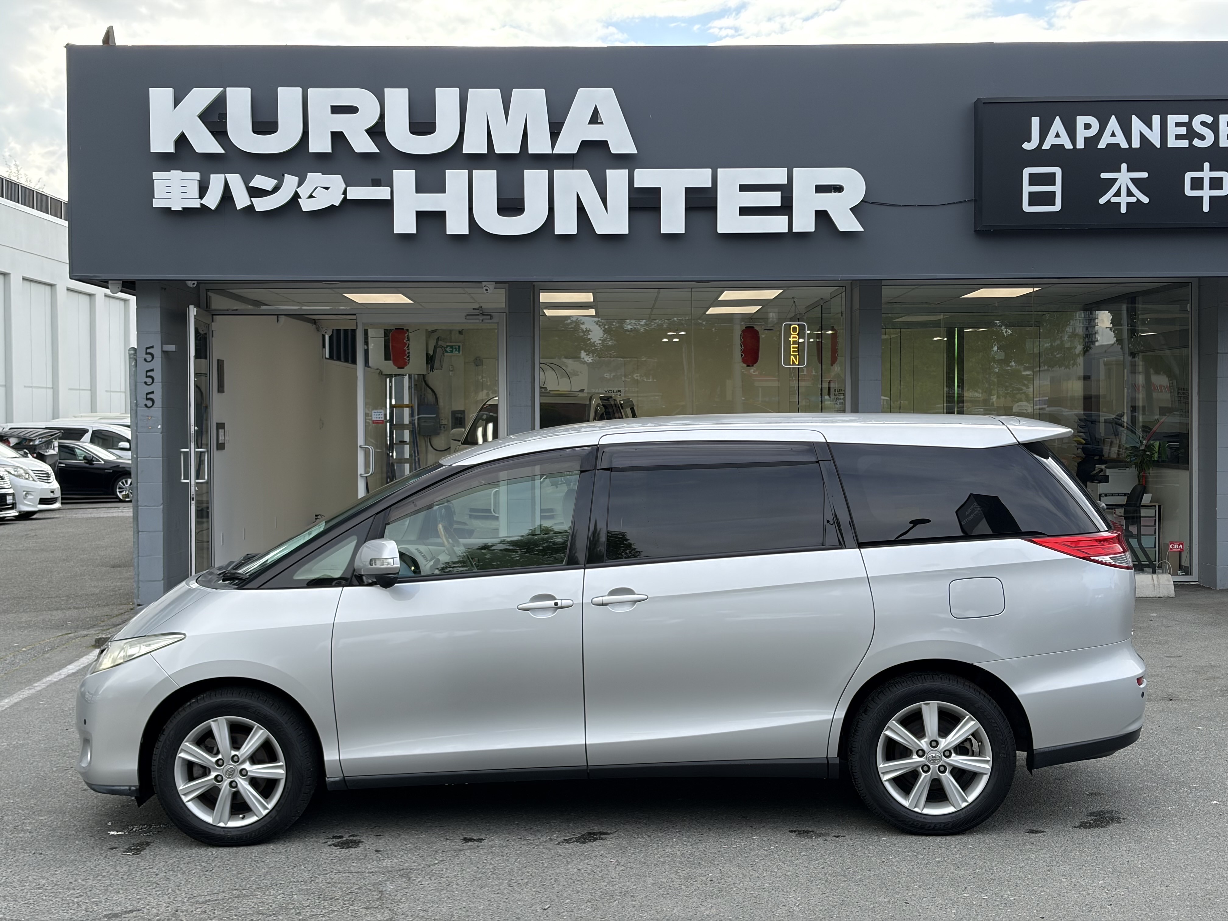 Vehicle photo 3