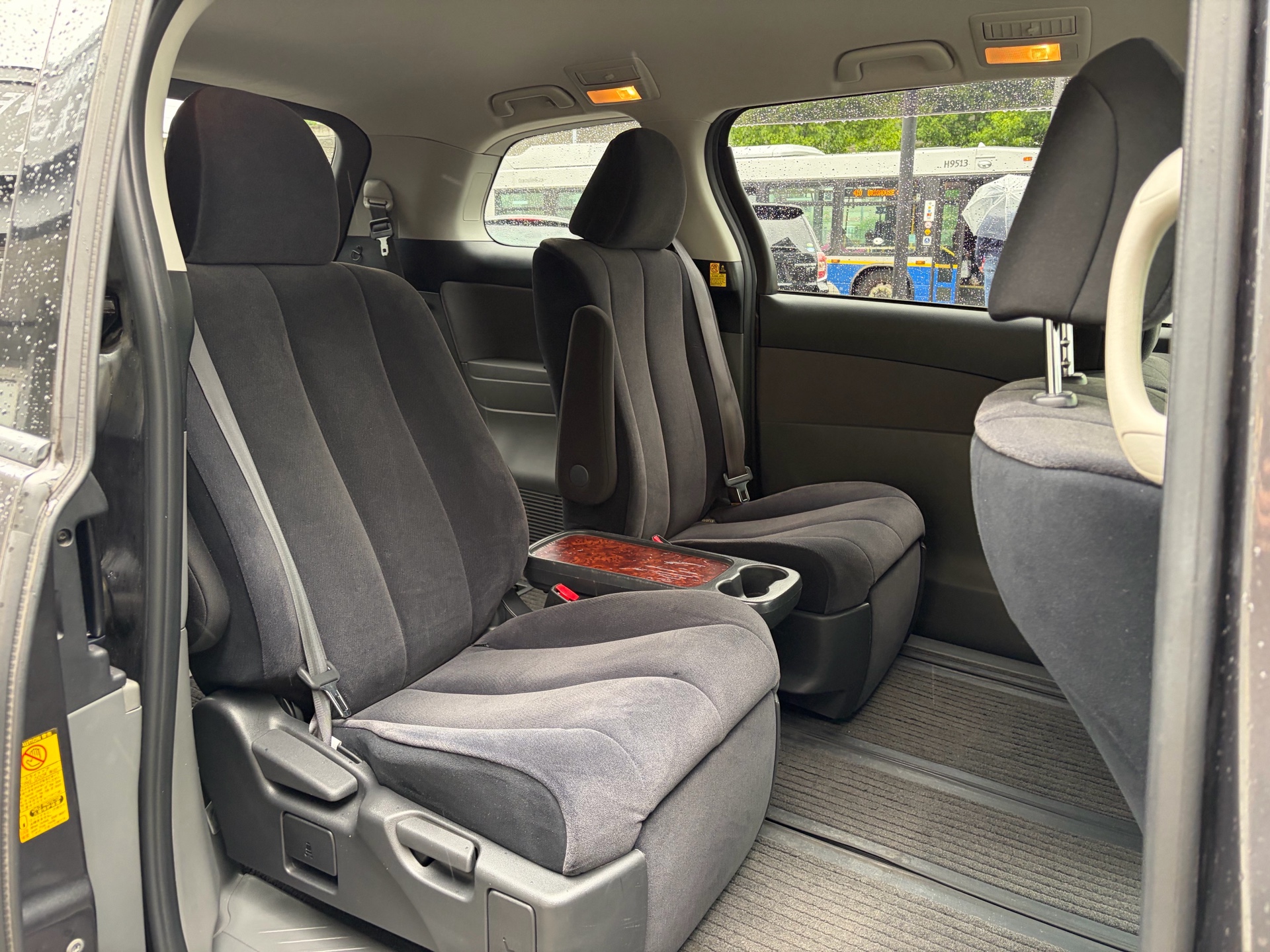 Vehicle photo 14