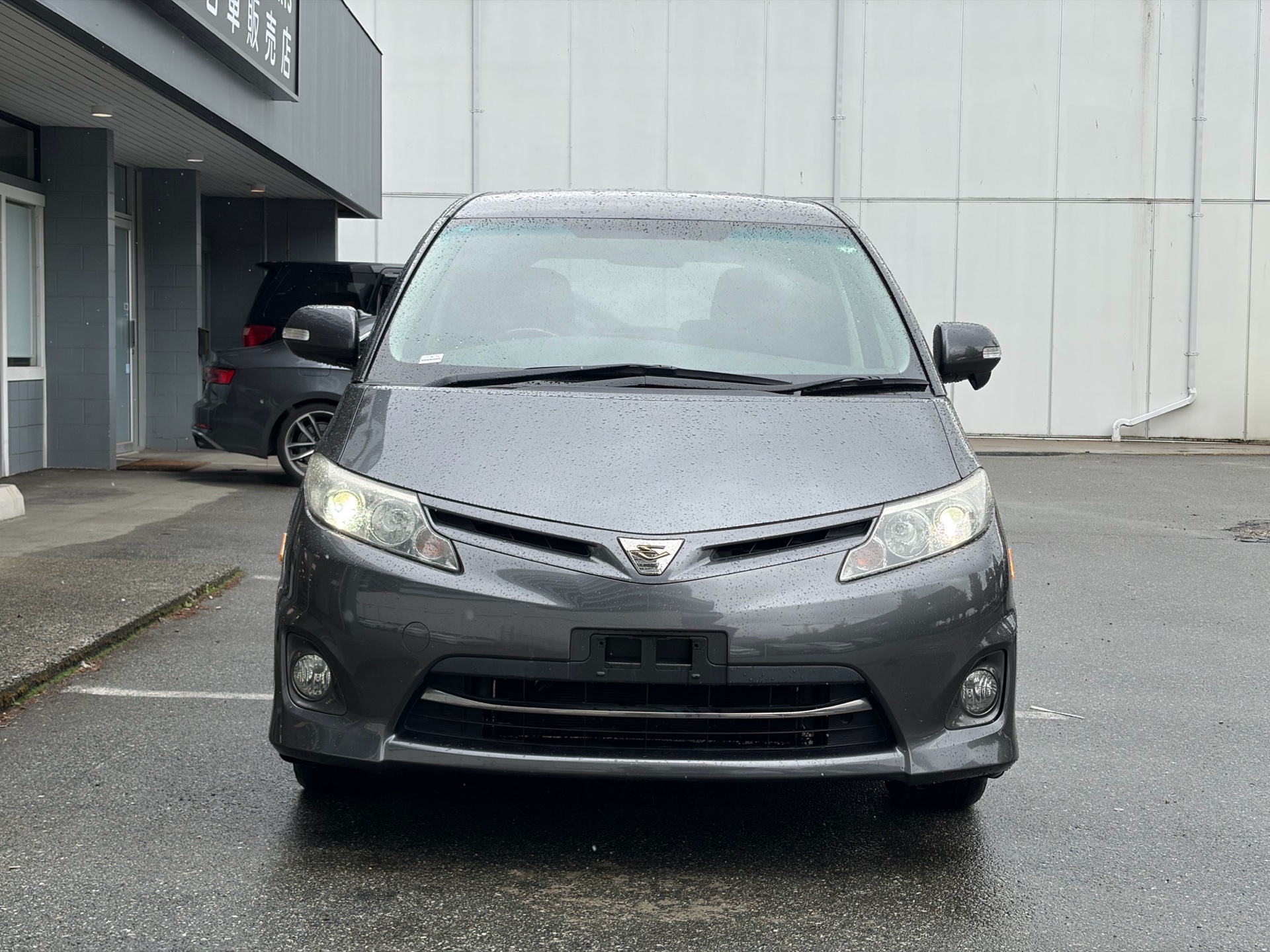 Vehicle photo 2