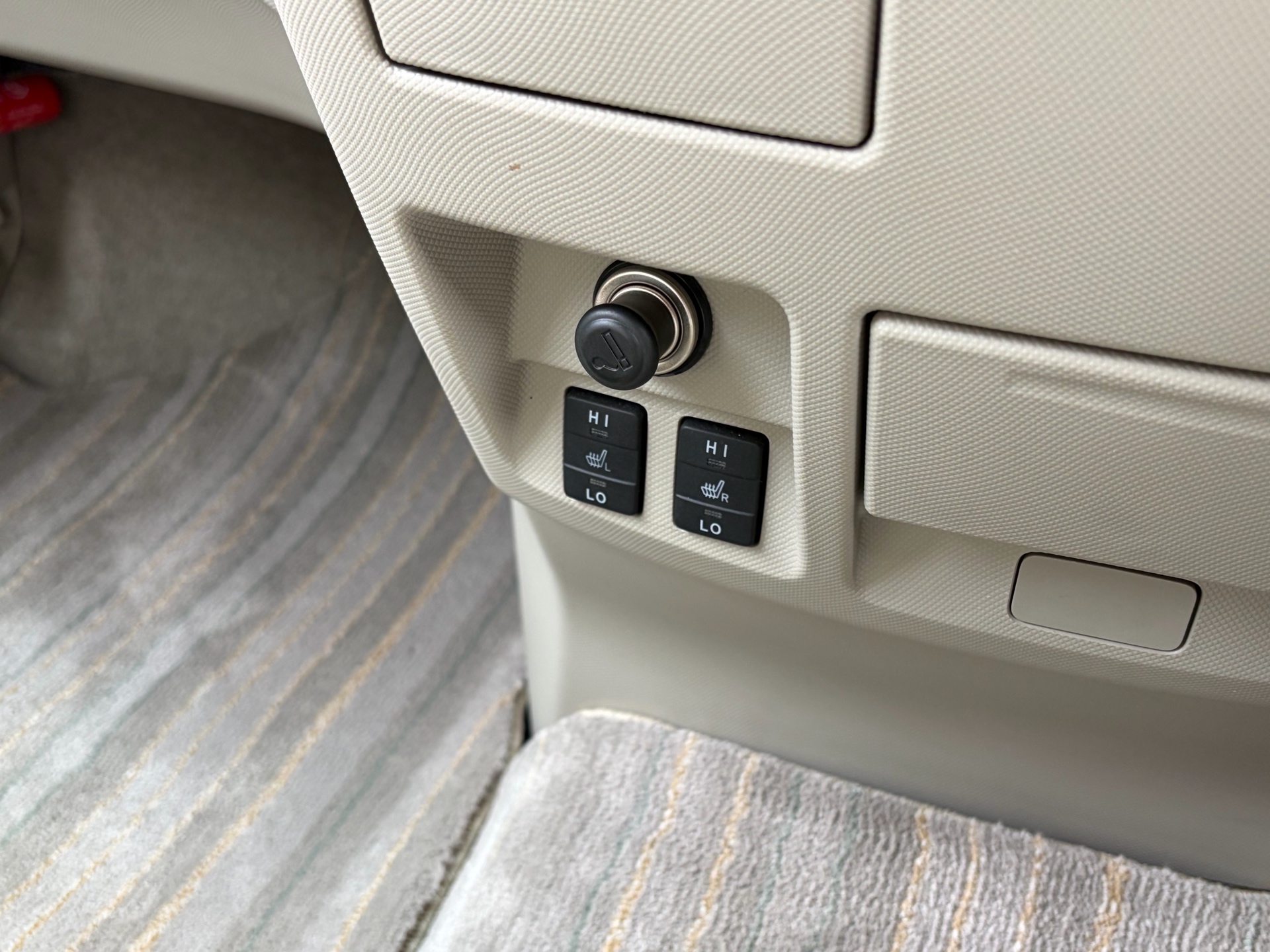 Vehicle photo 11