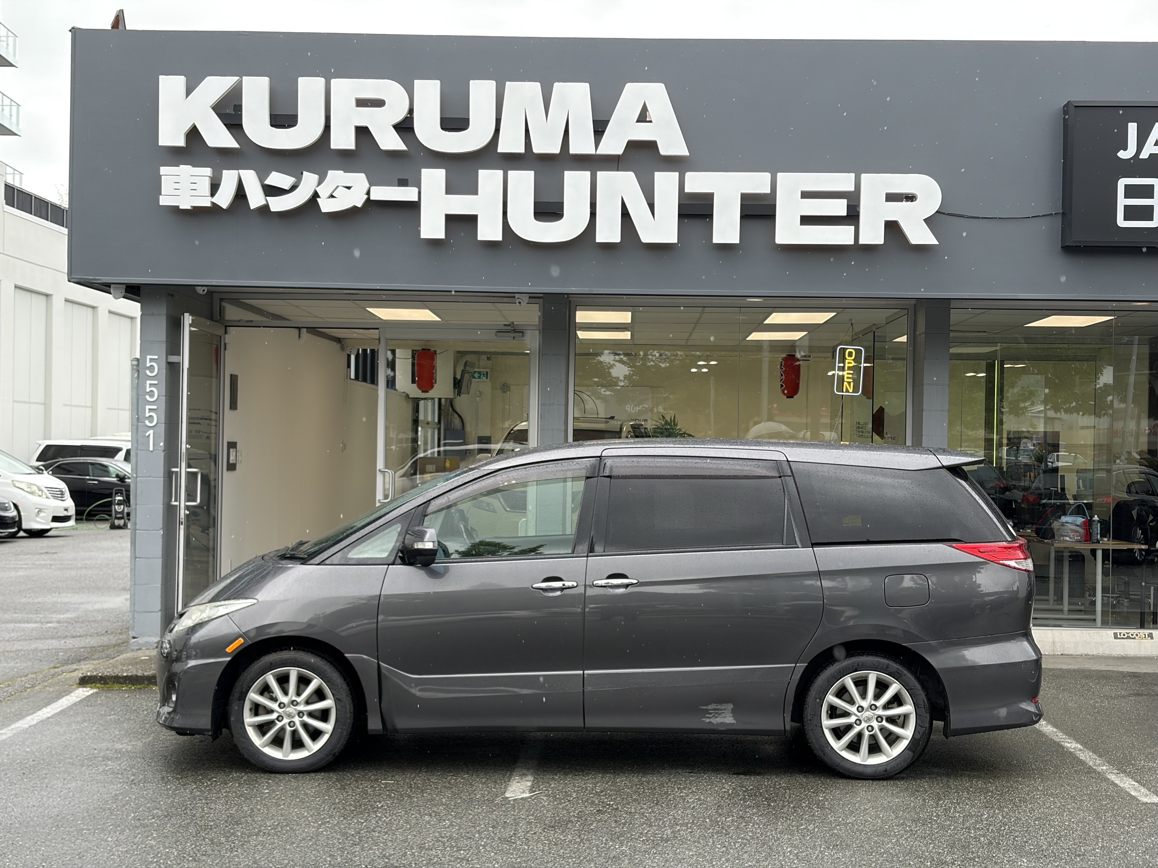 Vehicle photo 3