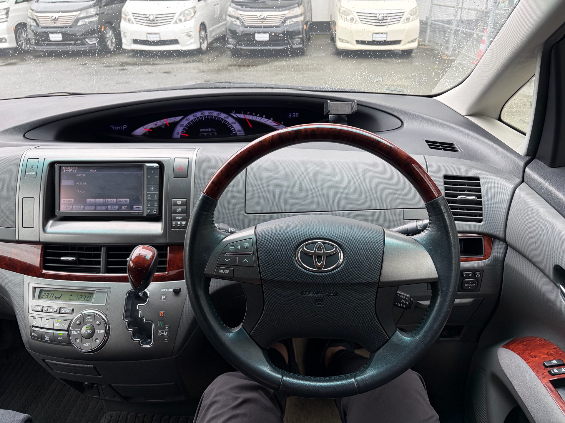 Vehicle photo 6