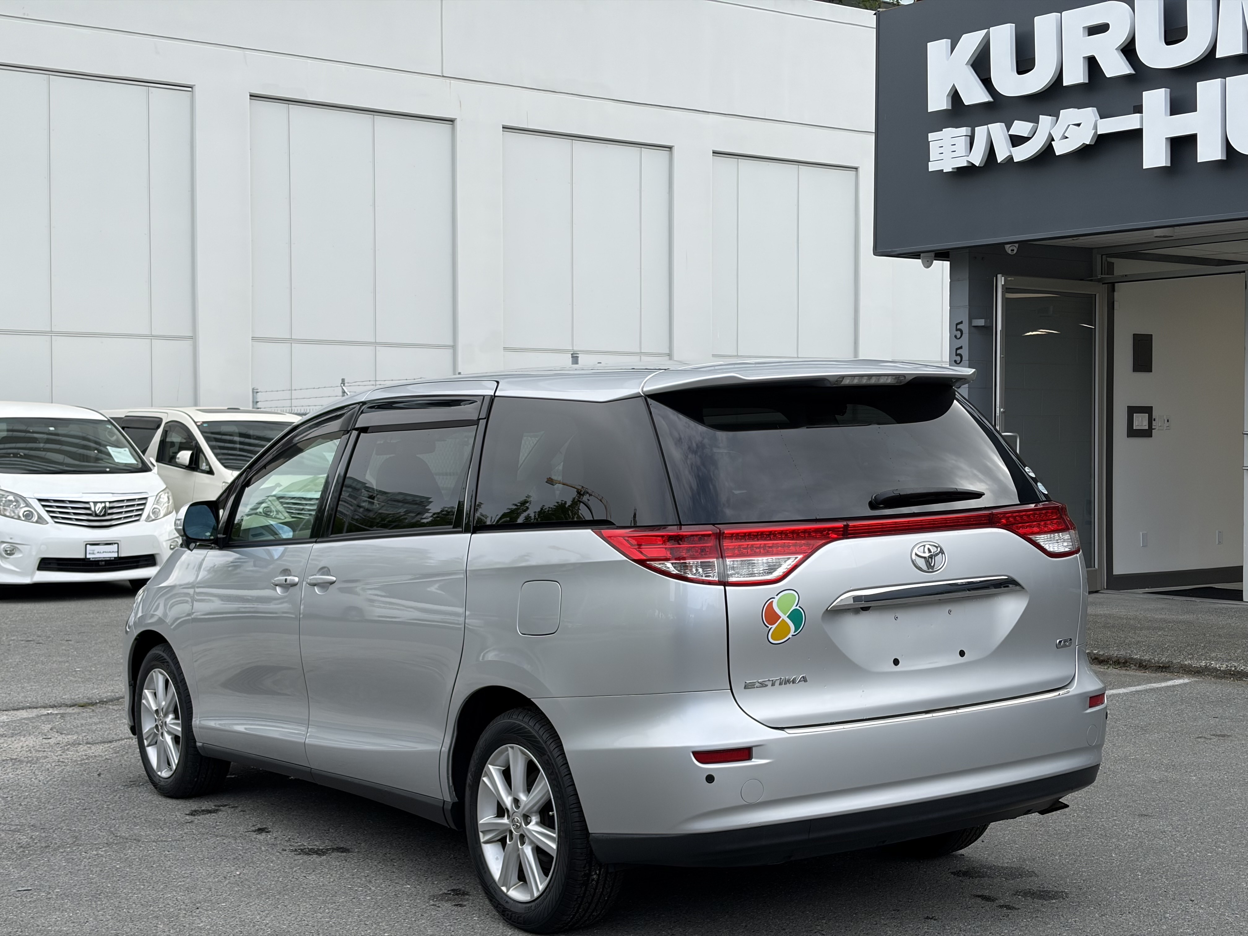 Vehicle photo 4