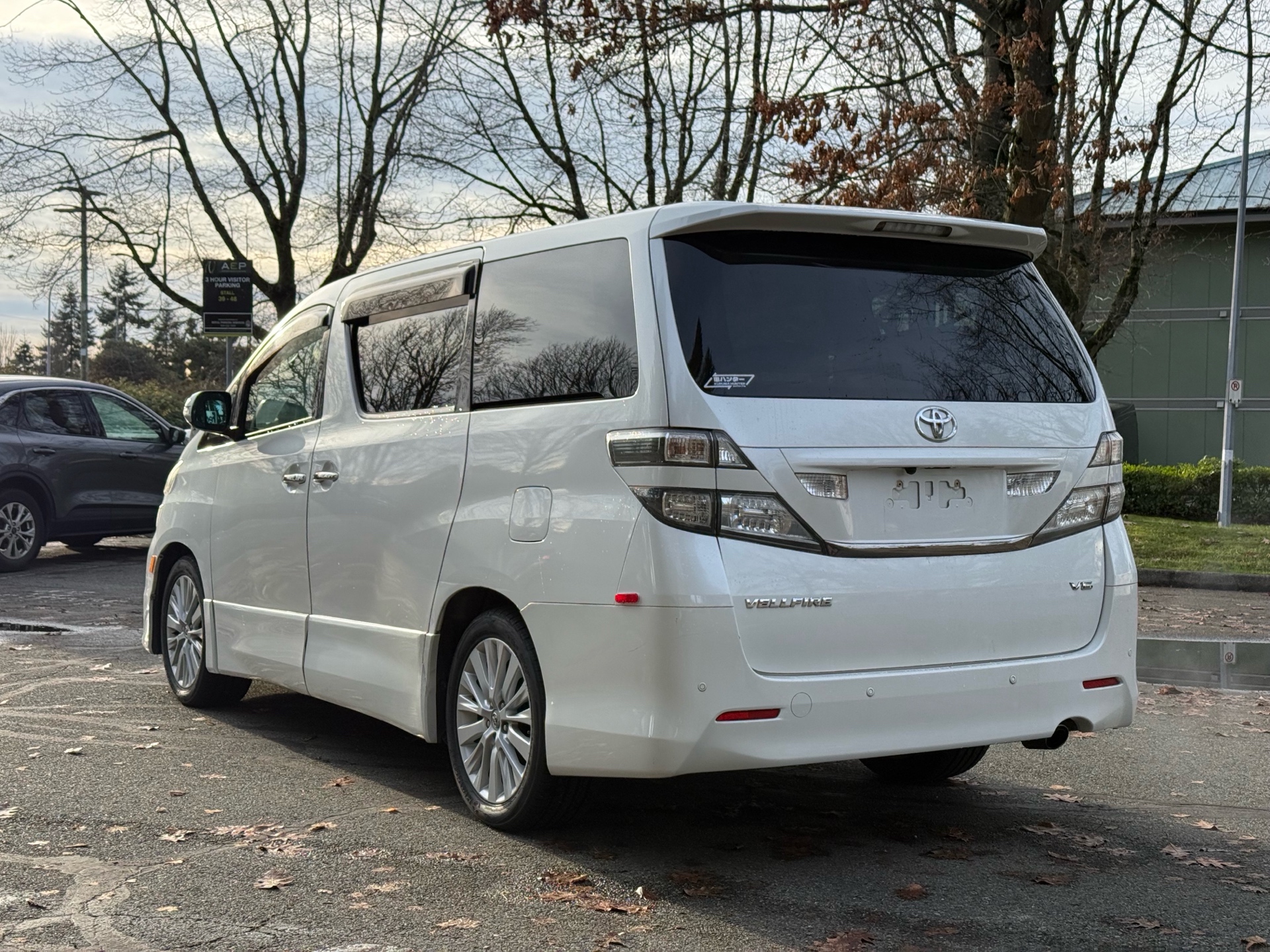 Vehicle photo 4