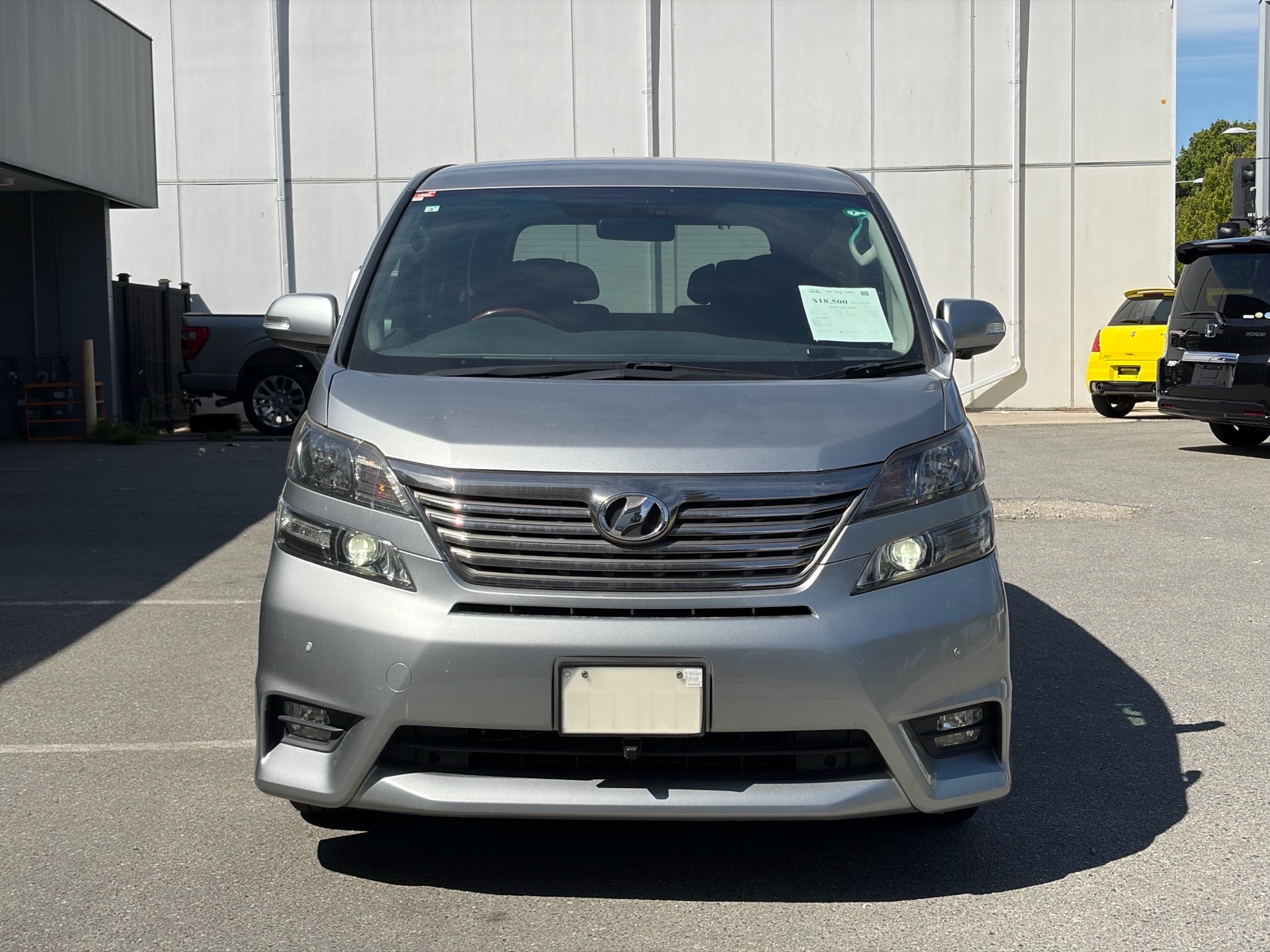 Vehicle photo 2