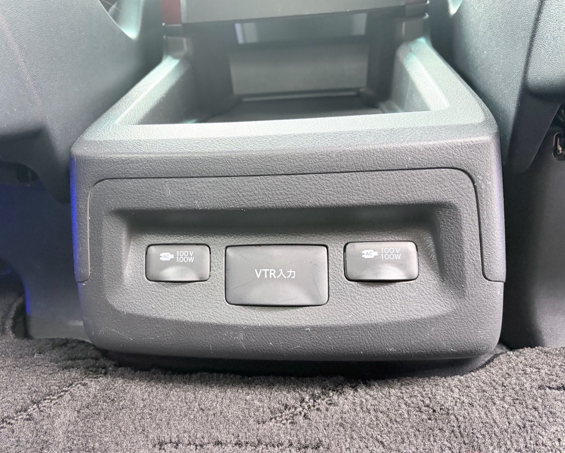 Vehicle photo 16