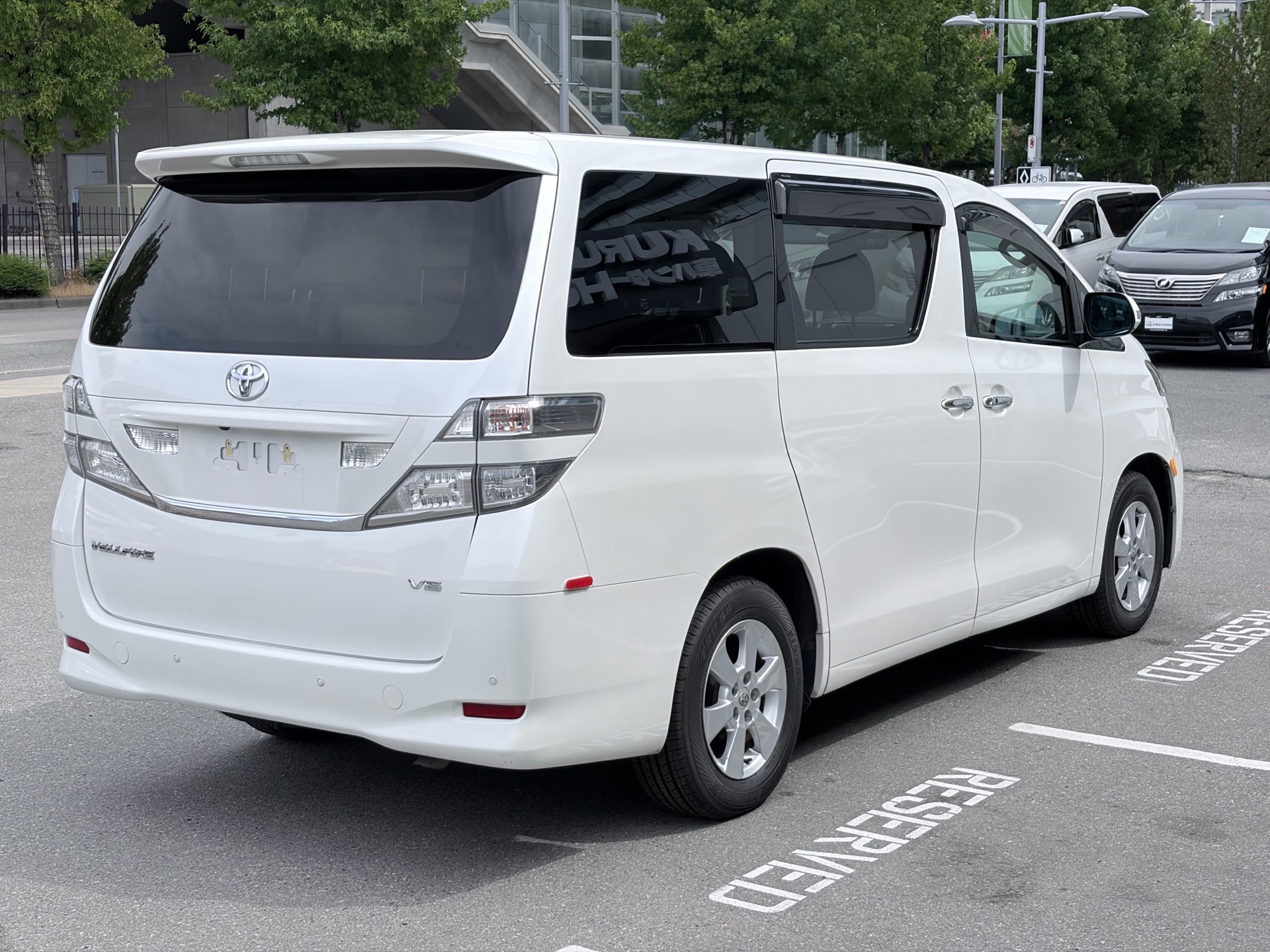 Vehicle photo 6