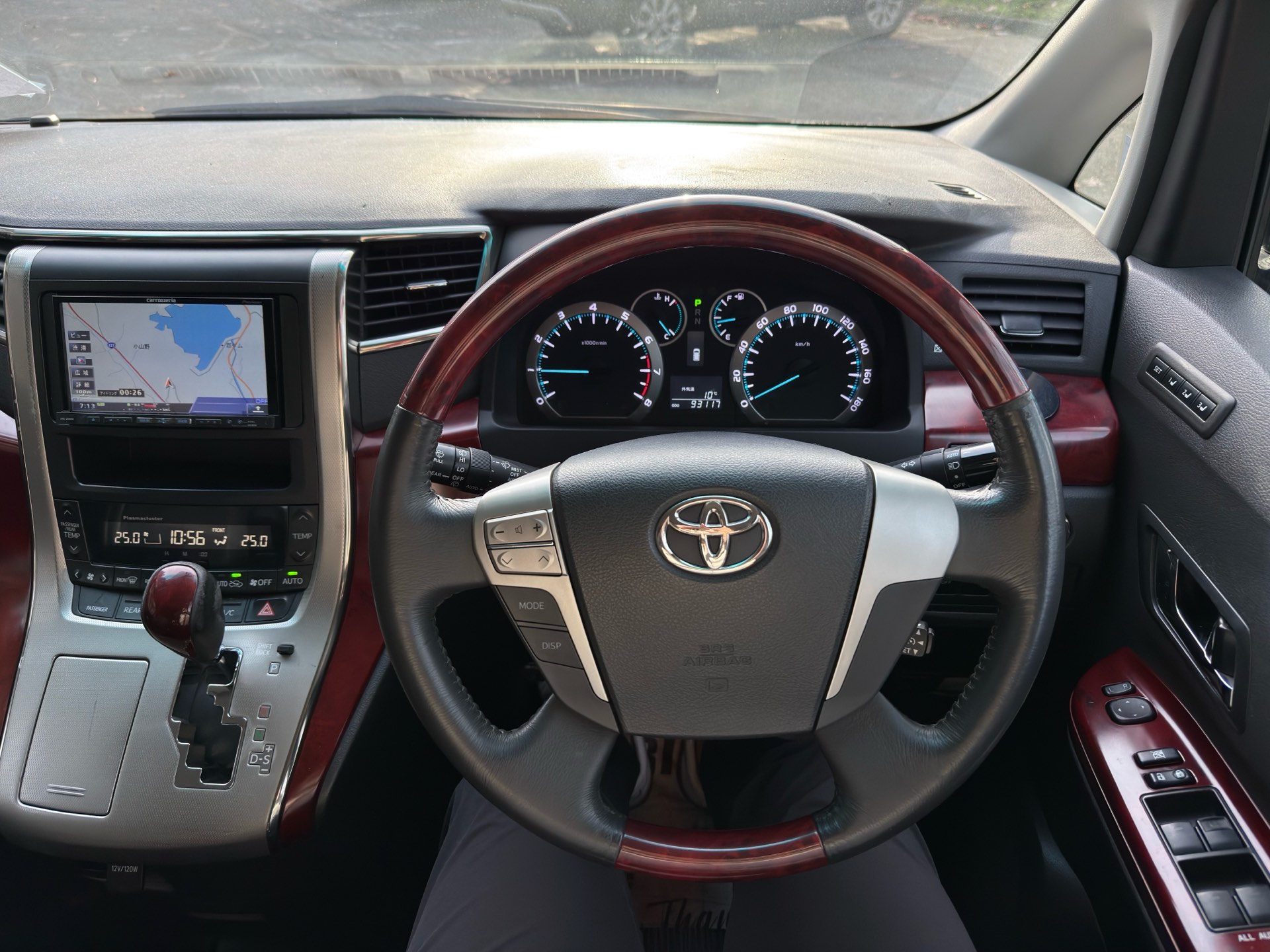 Vehicle photo 6