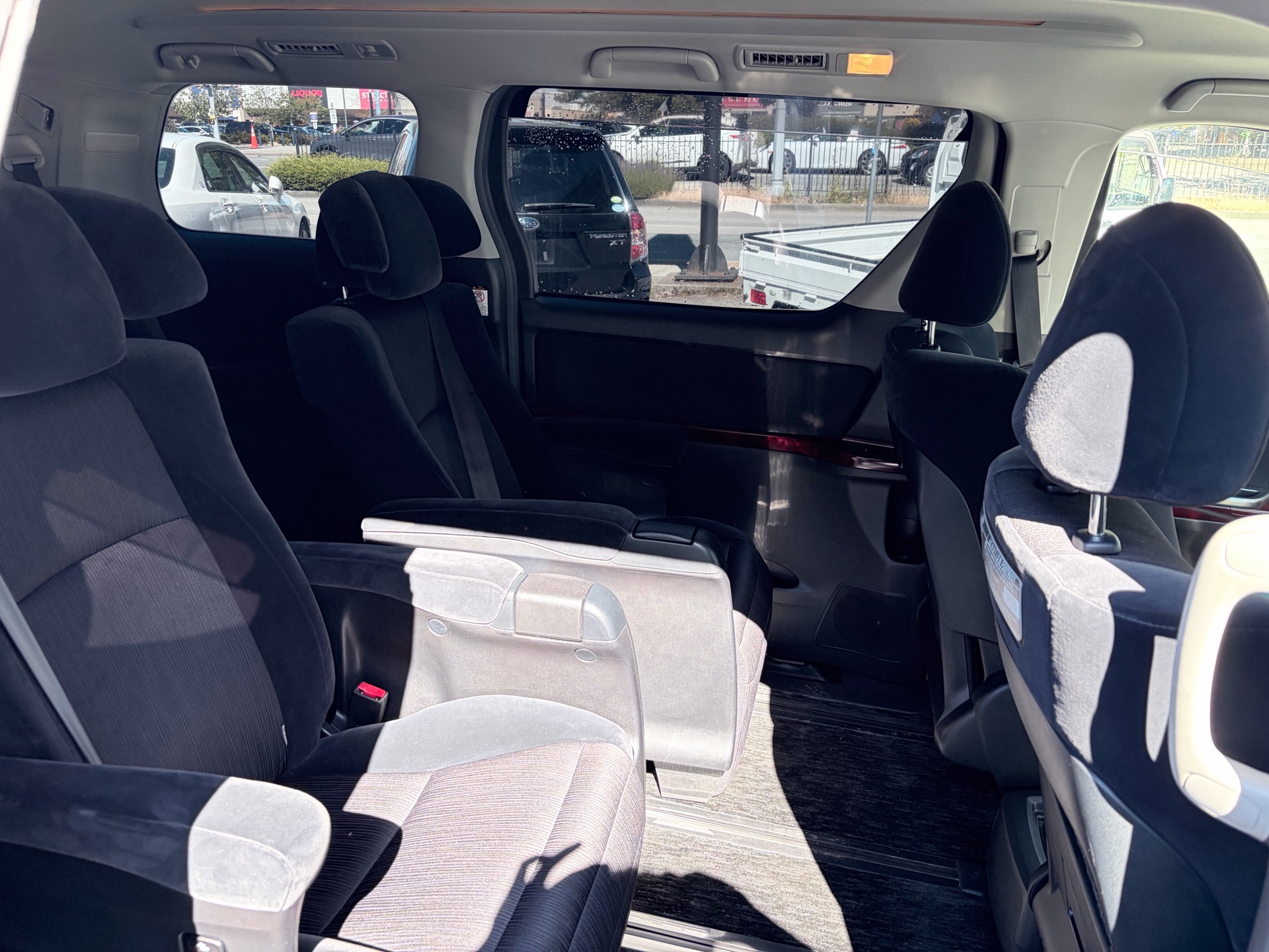 Vehicle photo 16