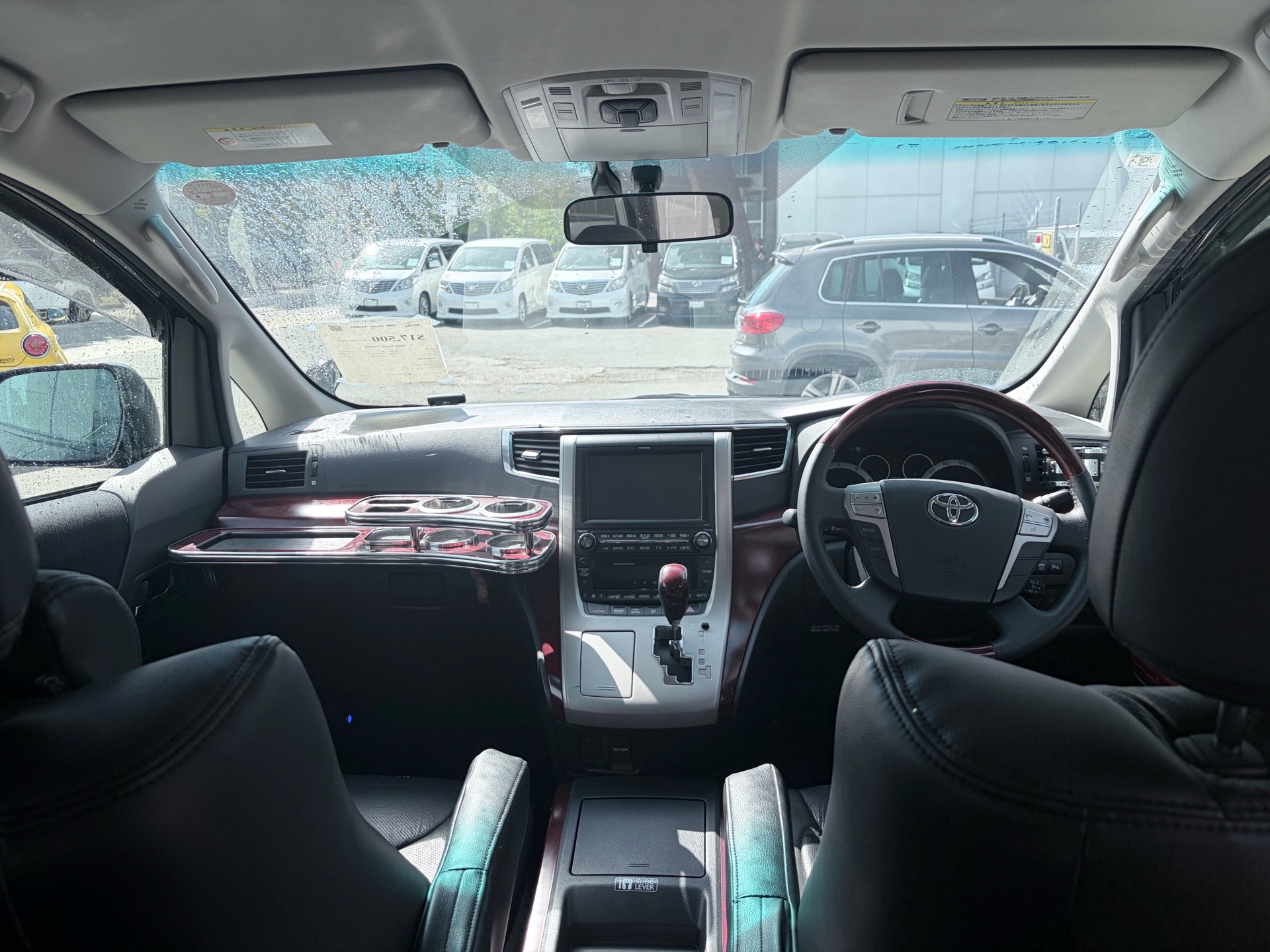 Vehicle photo 18
