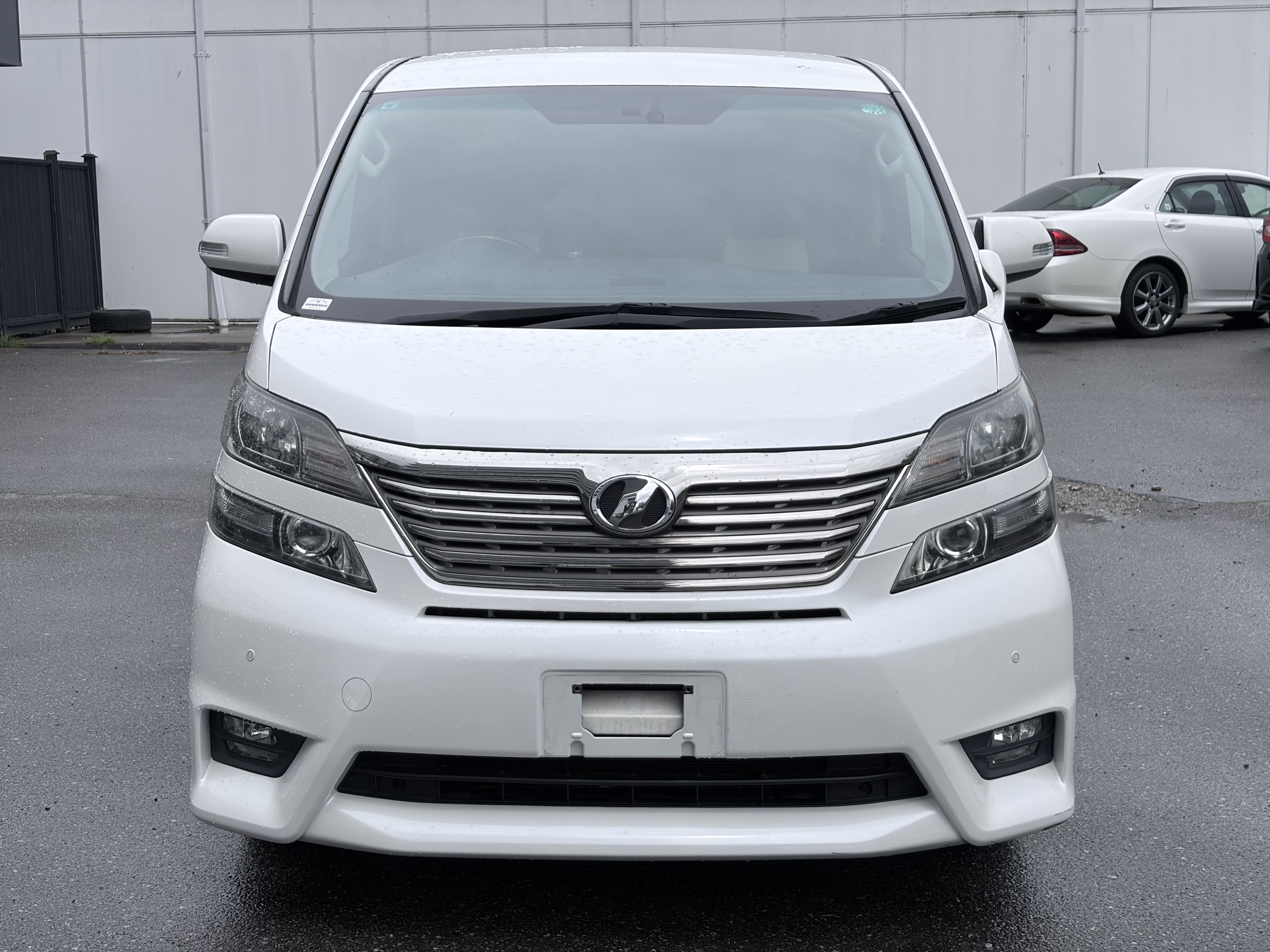 Vehicle photo 2