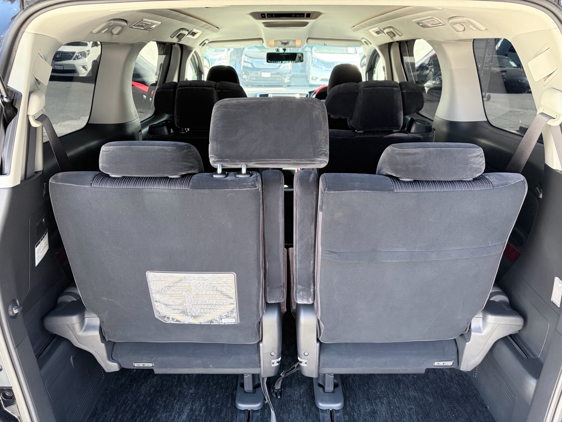 Vehicle photo 18