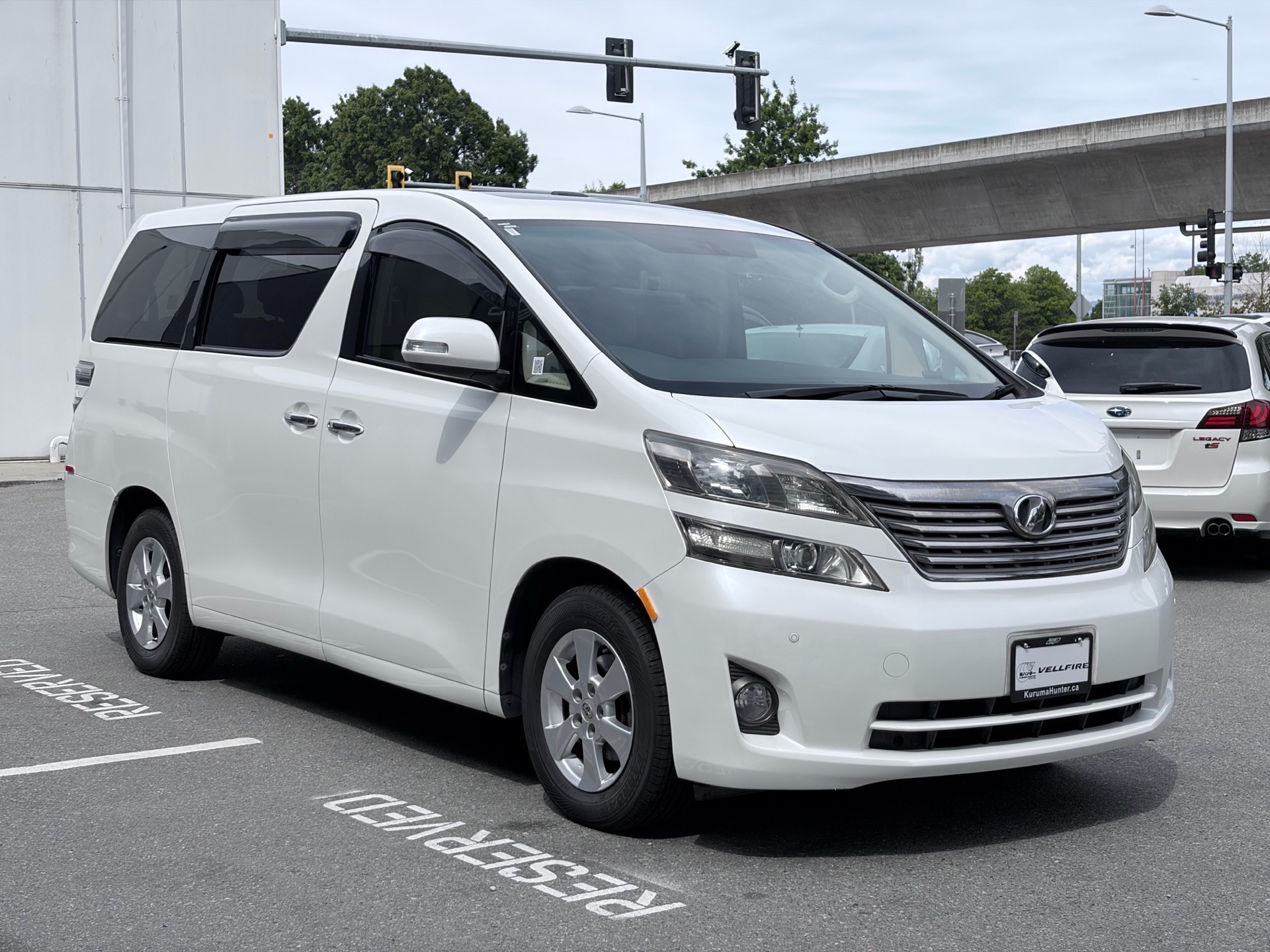 Vehicle photo 3