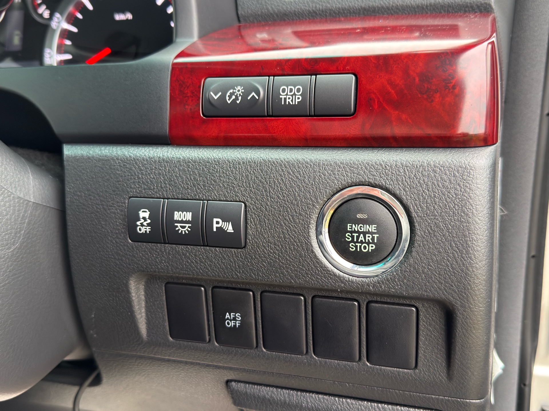 Vehicle photo 10