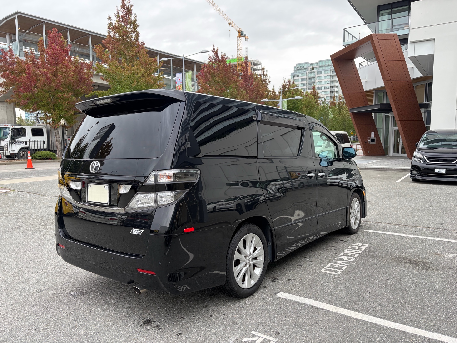 Vehicle photo 8