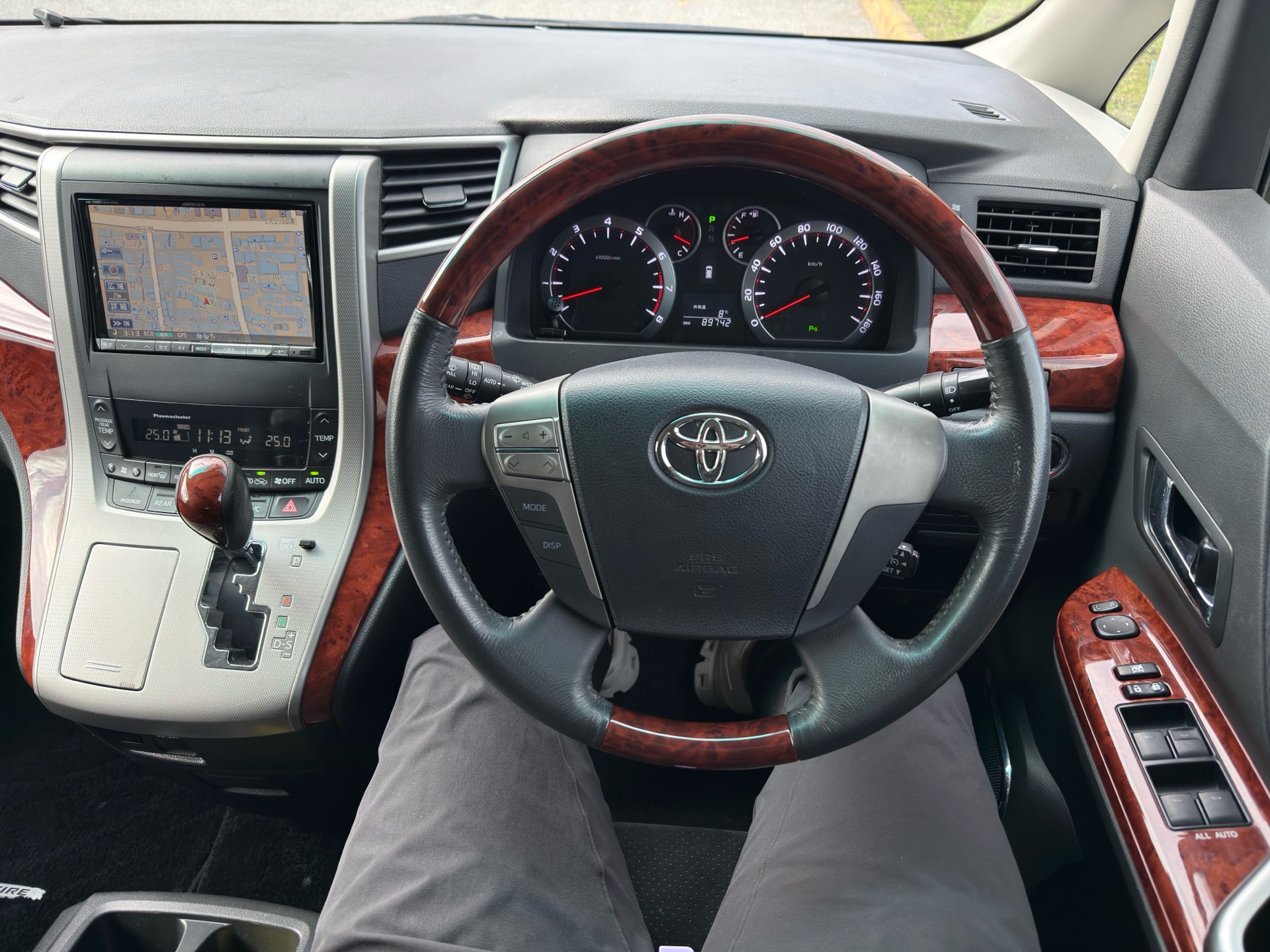 Vehicle photo 6