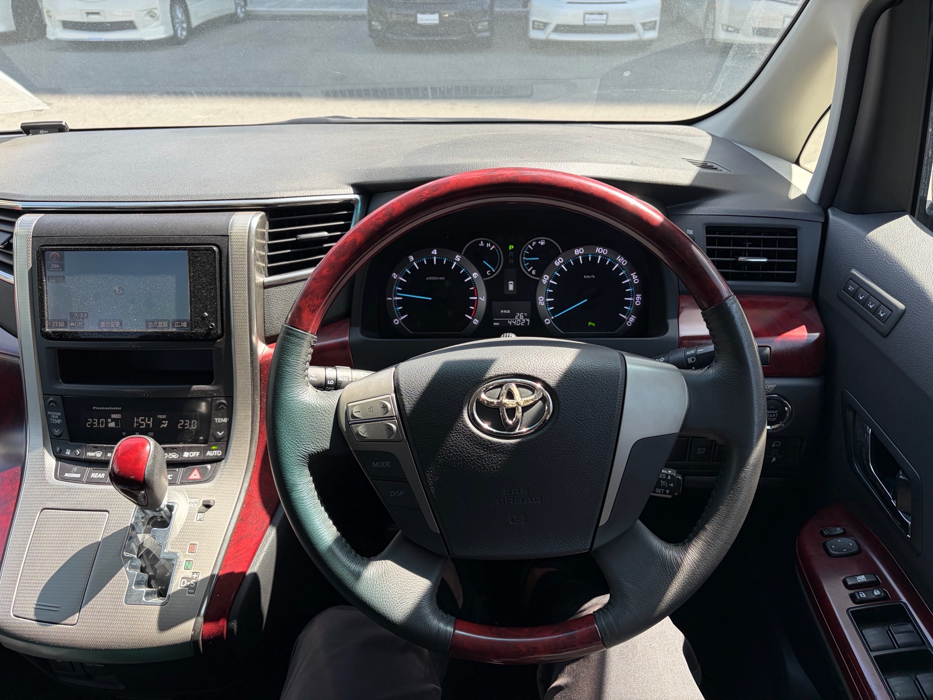 Vehicle photo 6