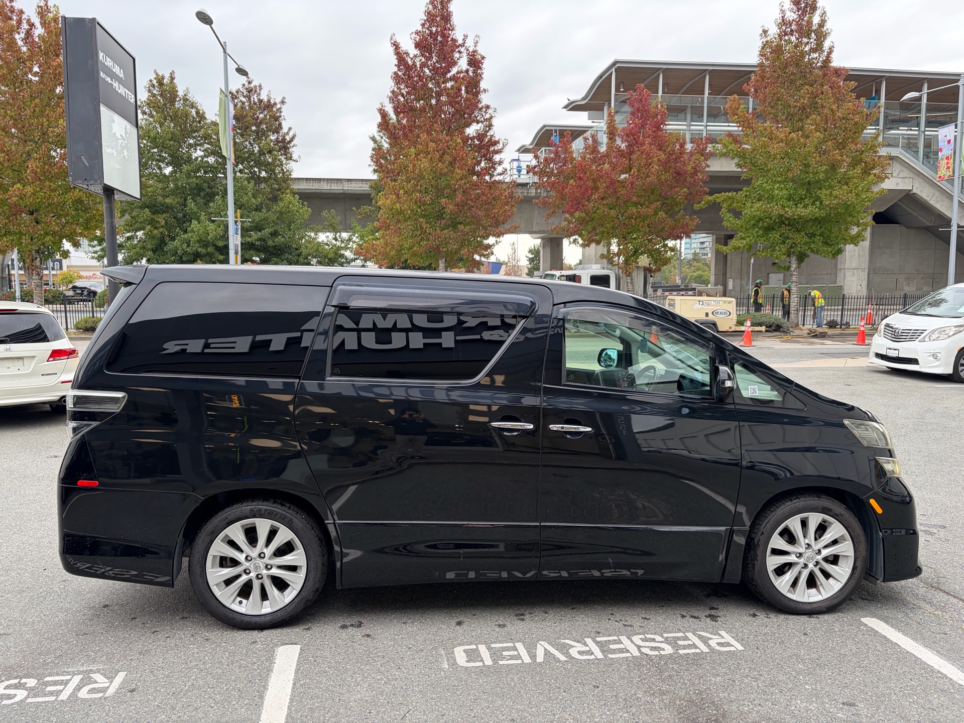 Vehicle photo 4