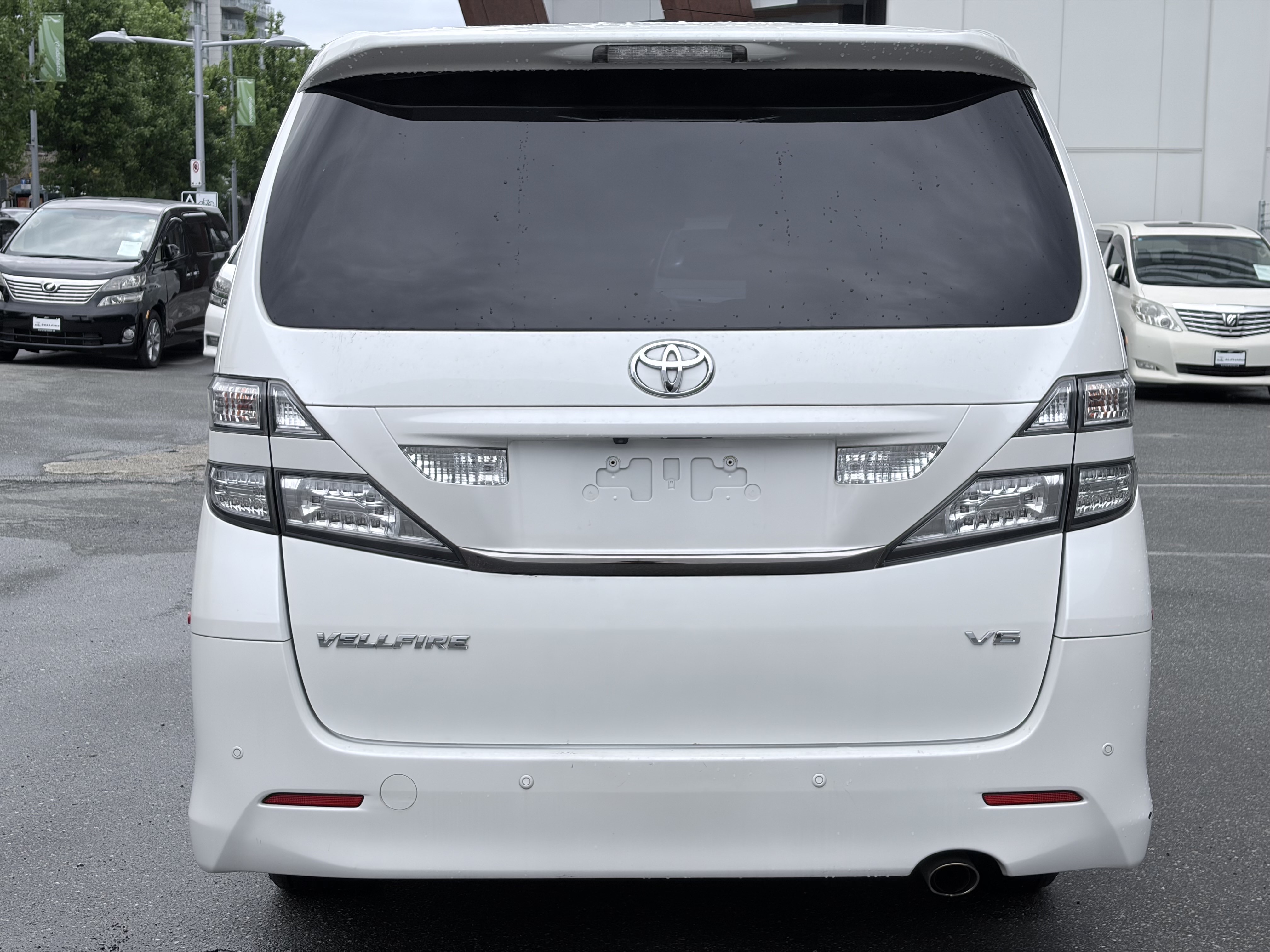 Vehicle photo 6