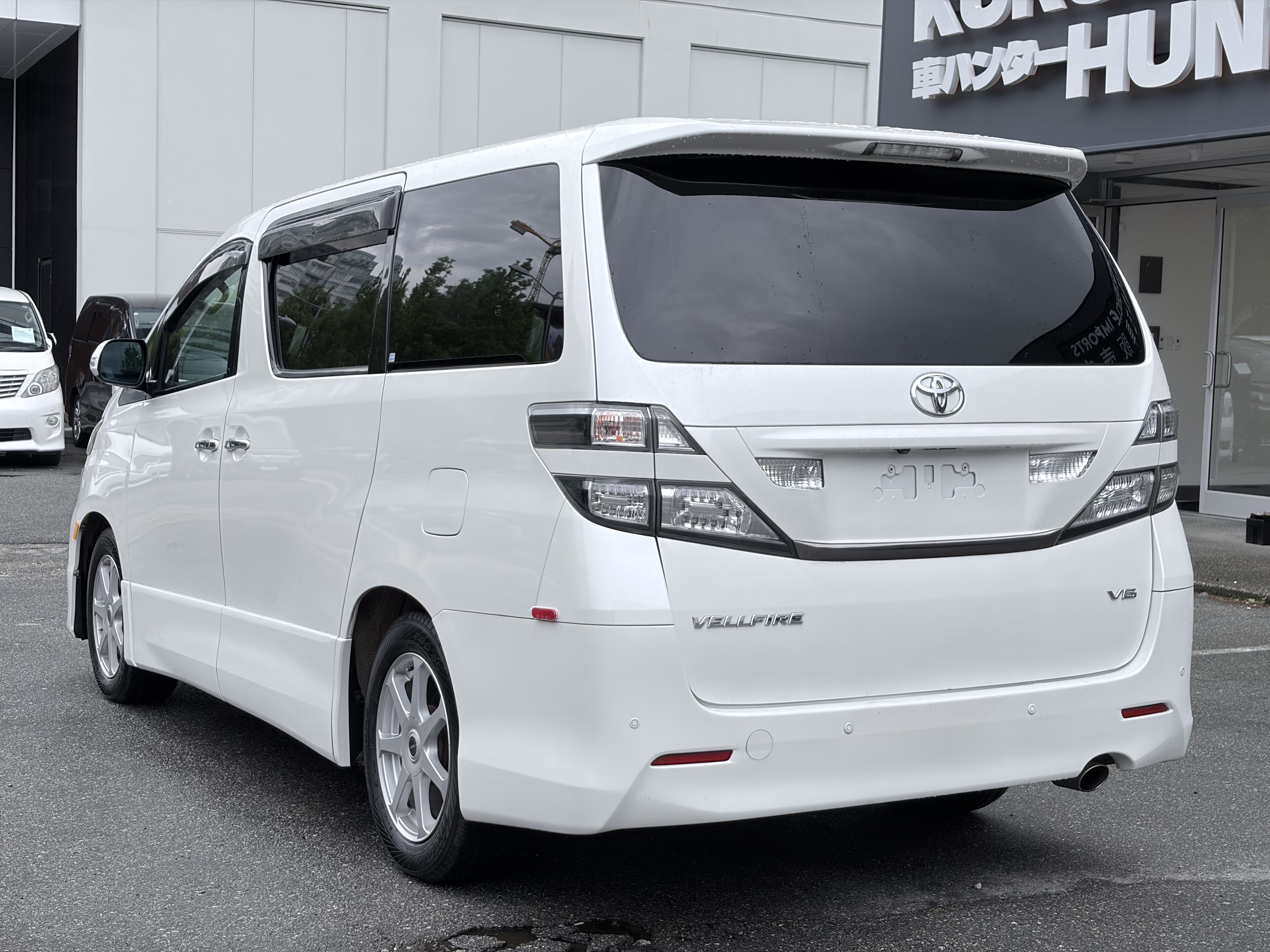 Vehicle photo 5