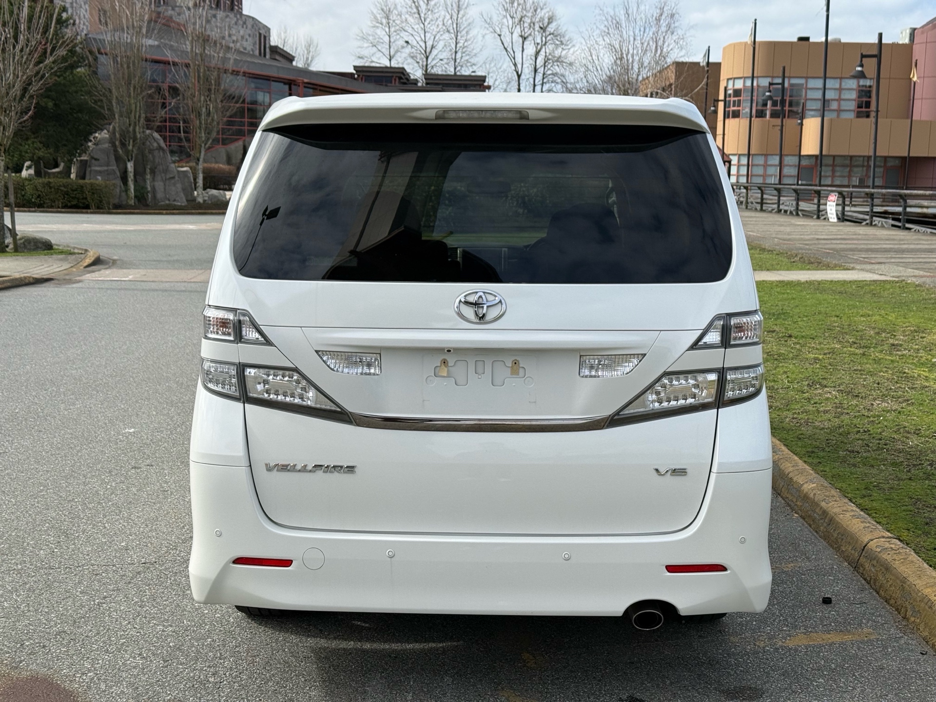 Vehicle photo 5