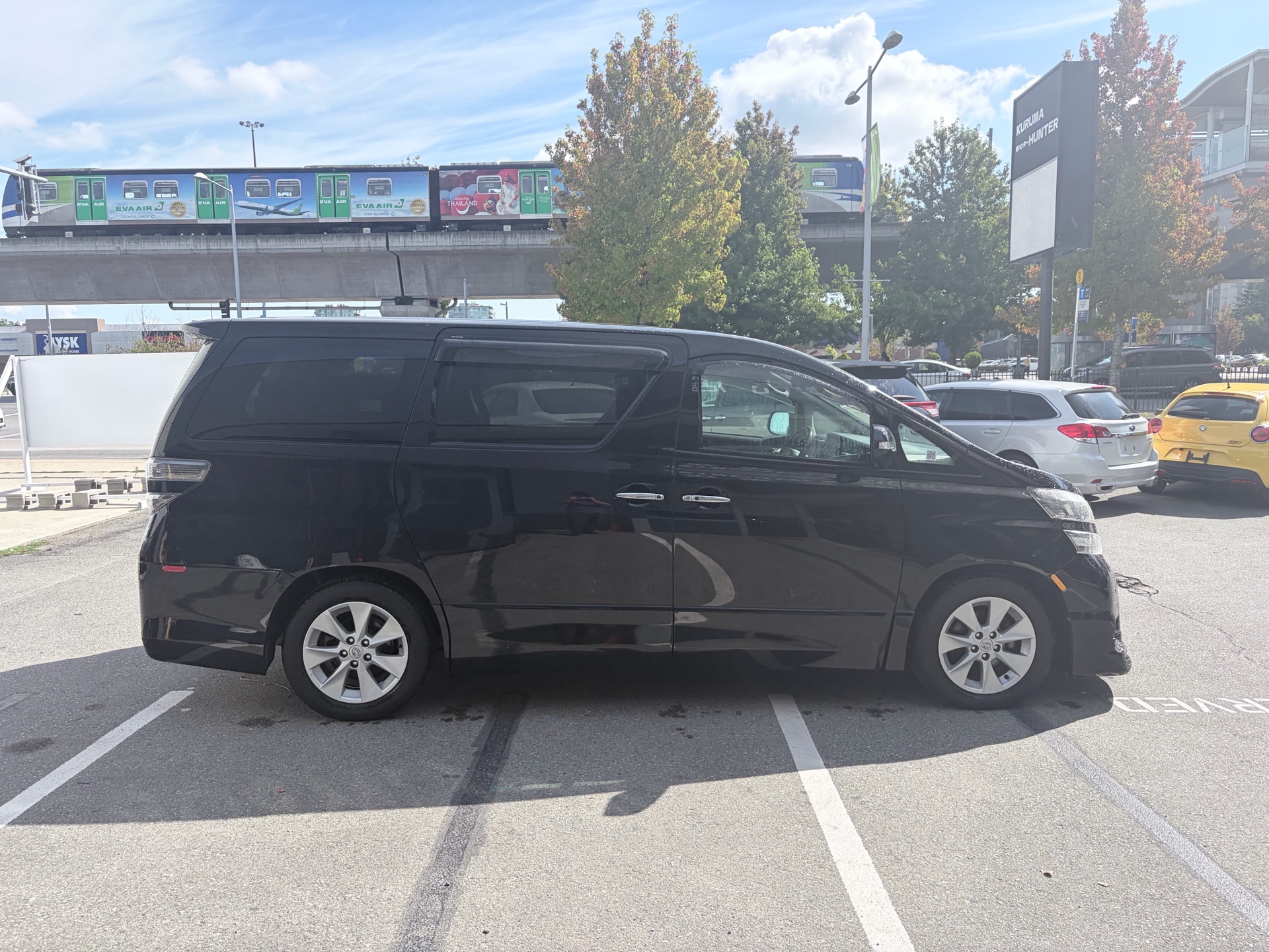 Vehicle photo 8