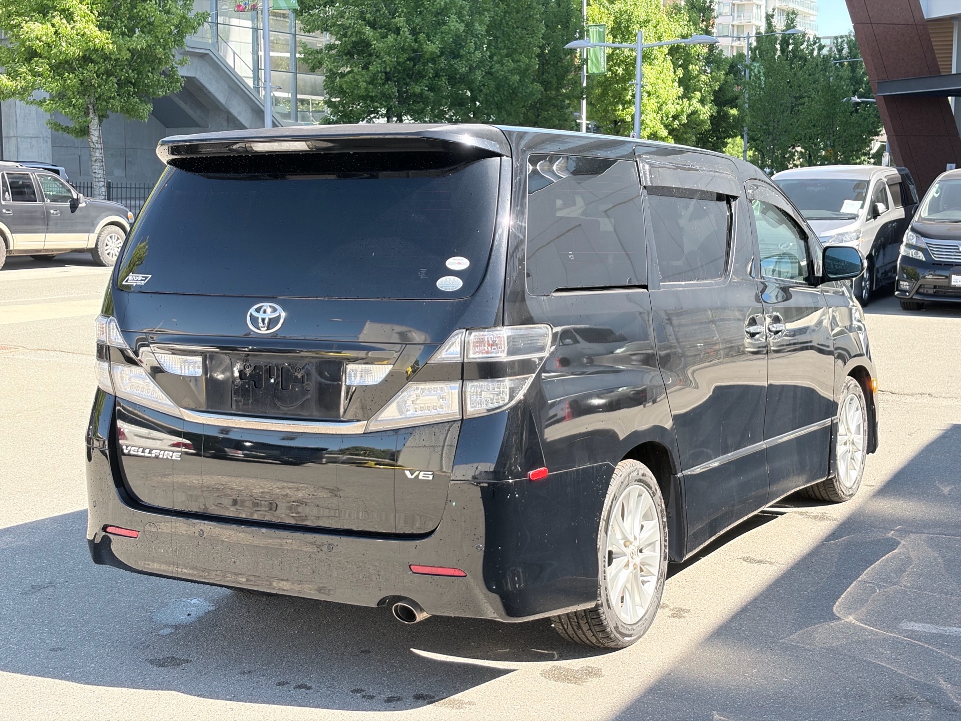 Vehicle photo 7