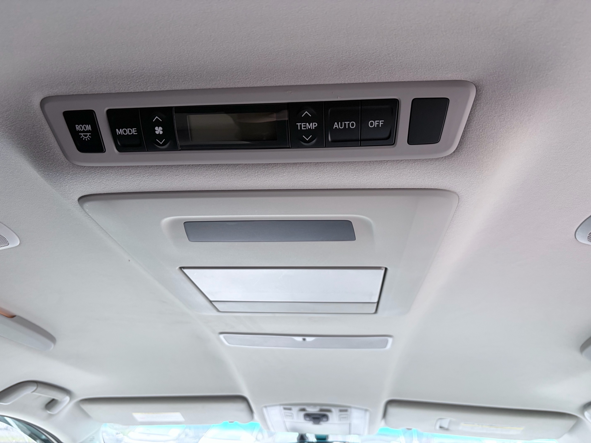 Vehicle photo 16