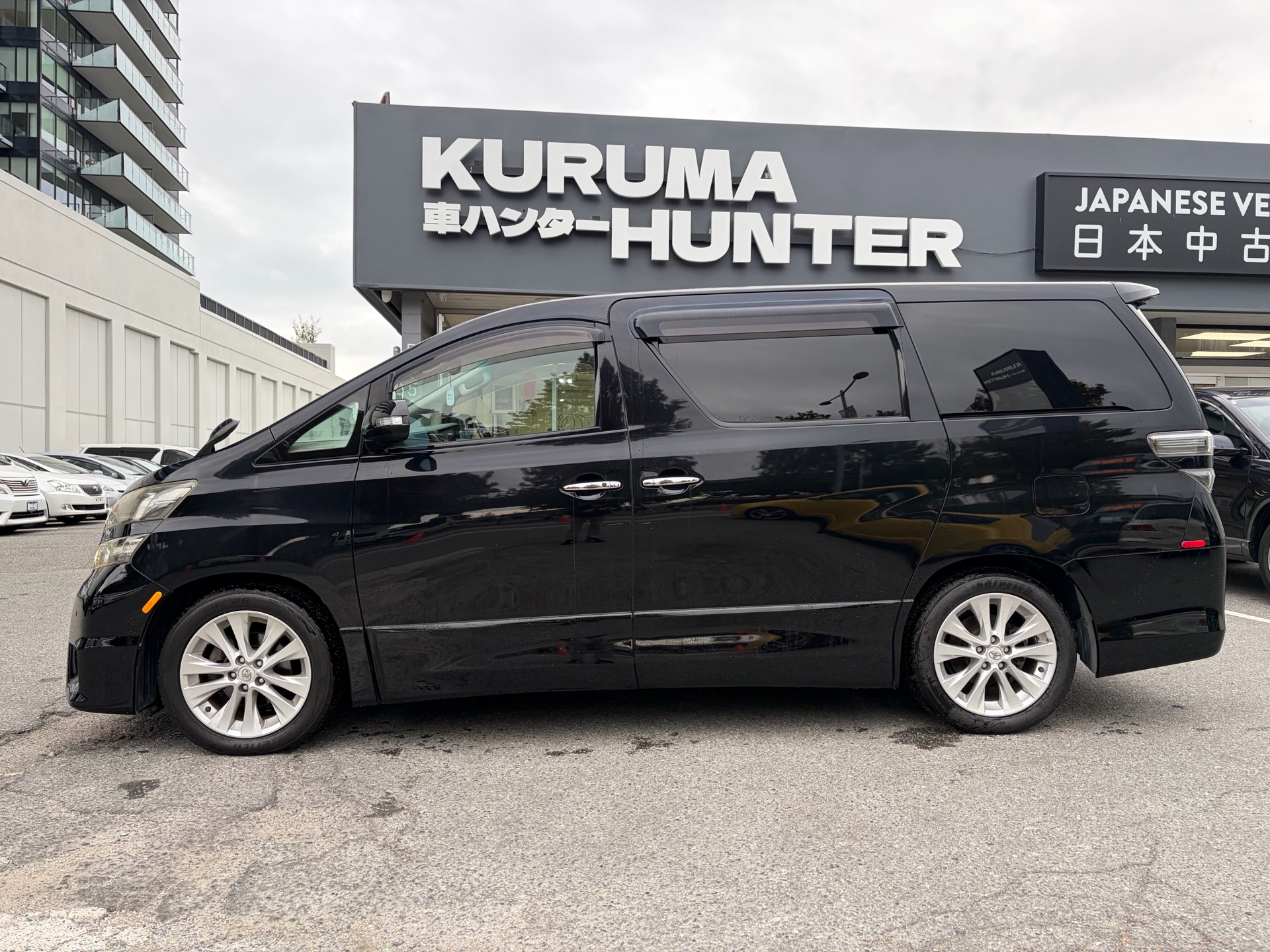Vehicle photo 5