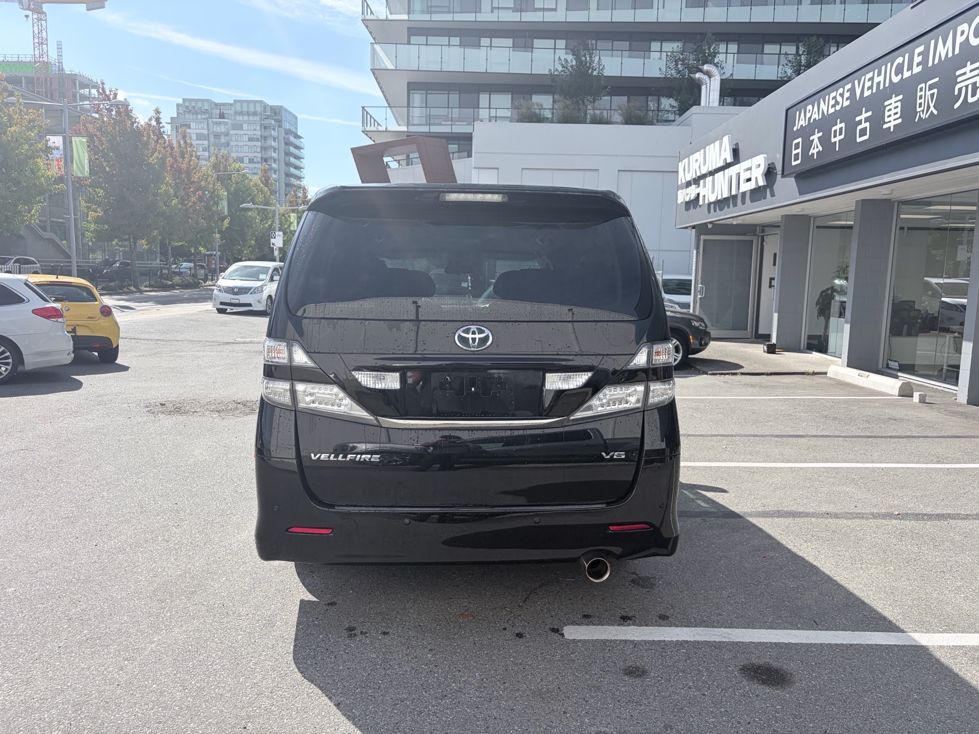 Vehicle photo 6