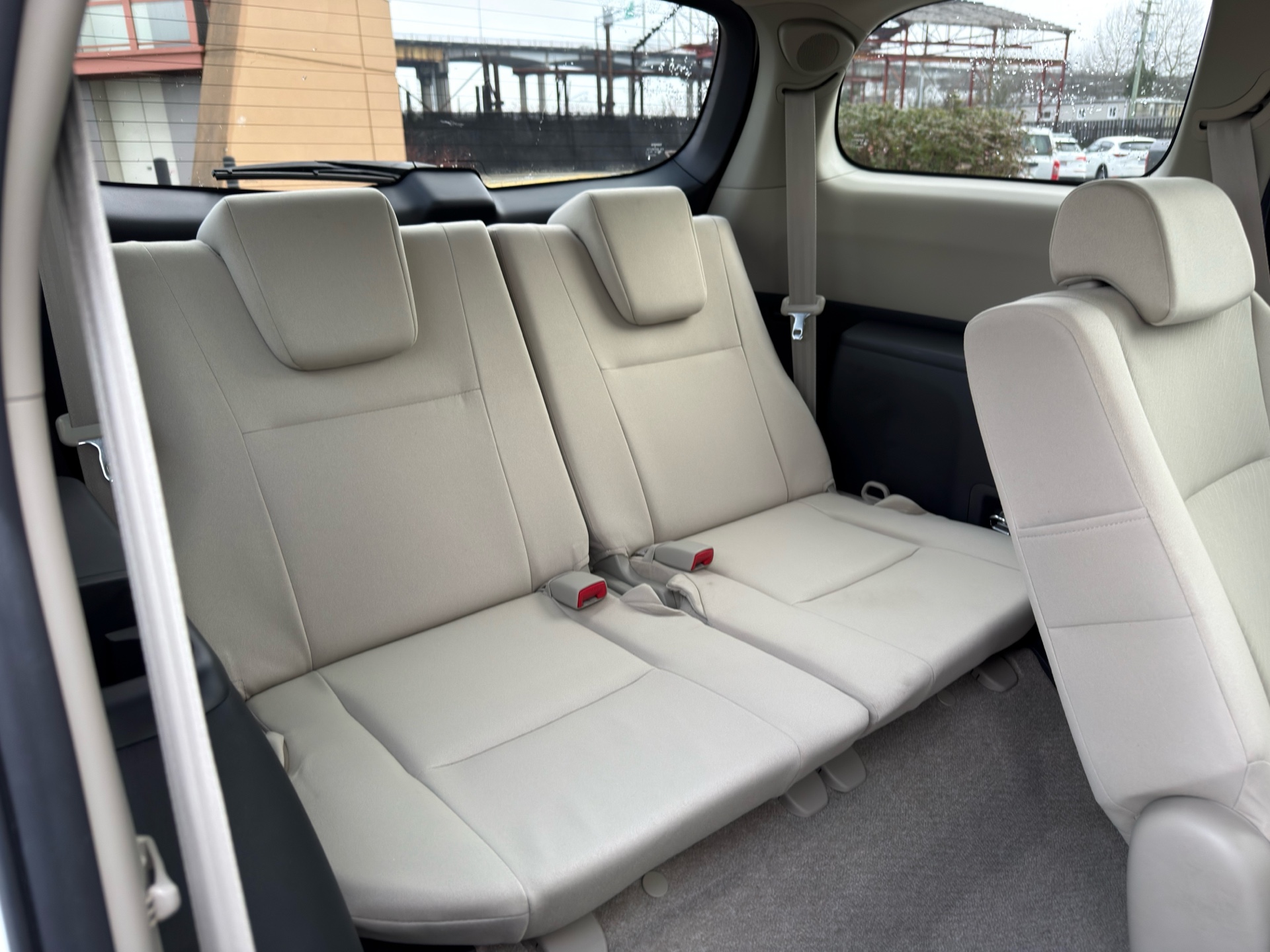 Vehicle photo 14