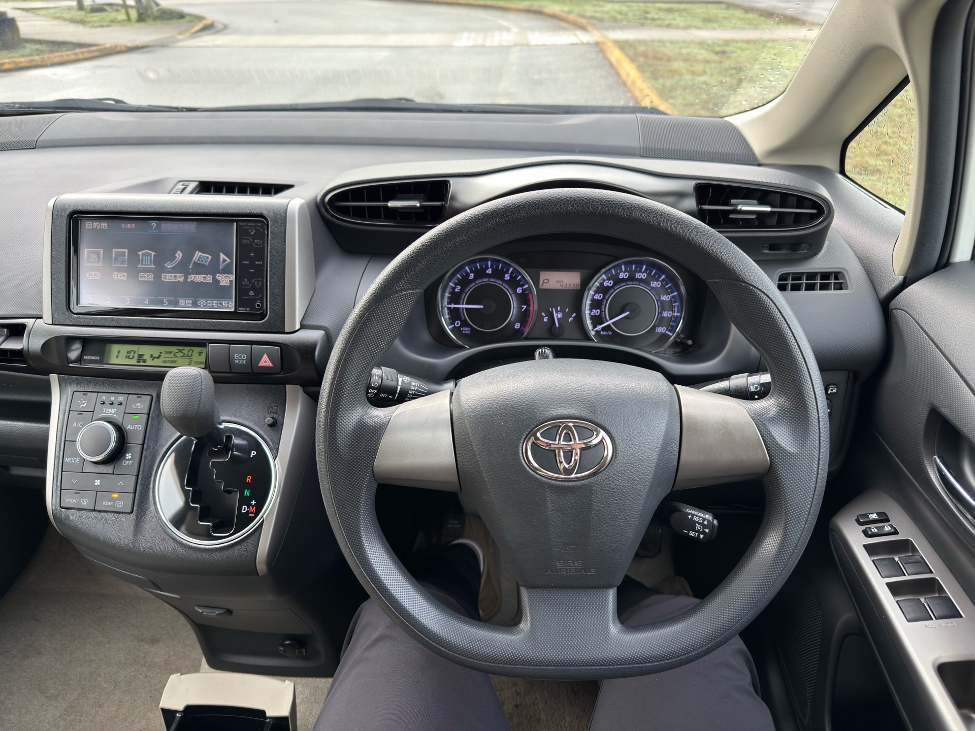 Vehicle photo 6
