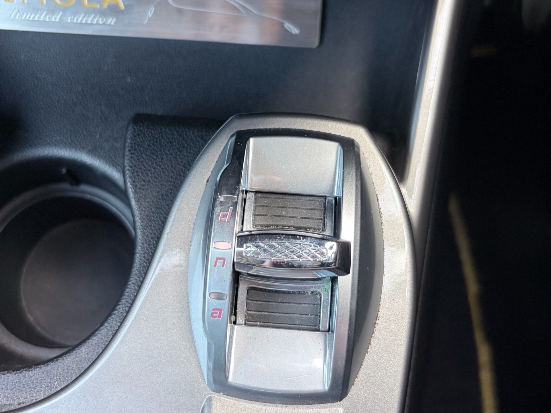 Vehicle photo 11